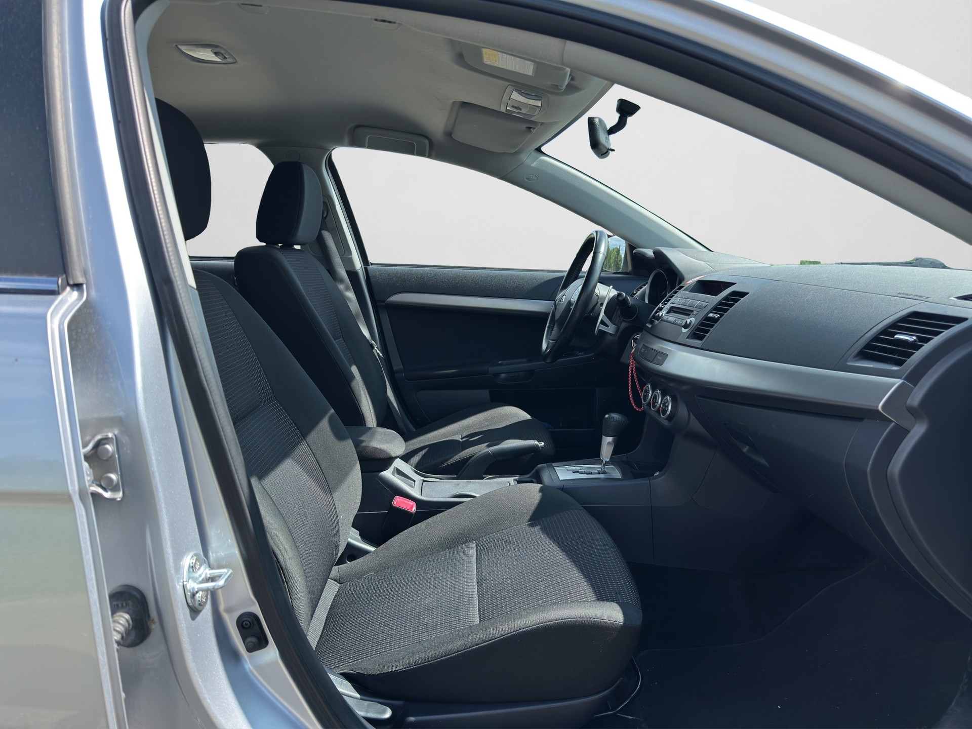 MITSUBISHI Lancer Sportback 1.8 Invite CVT-image-13