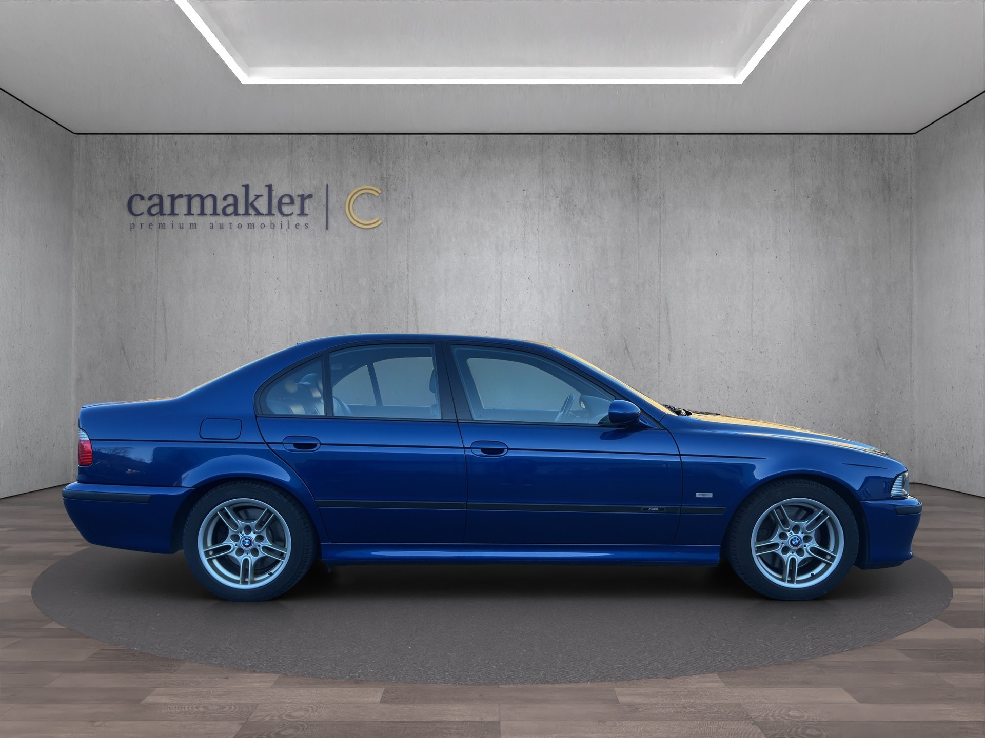 BMW M5-image-5
