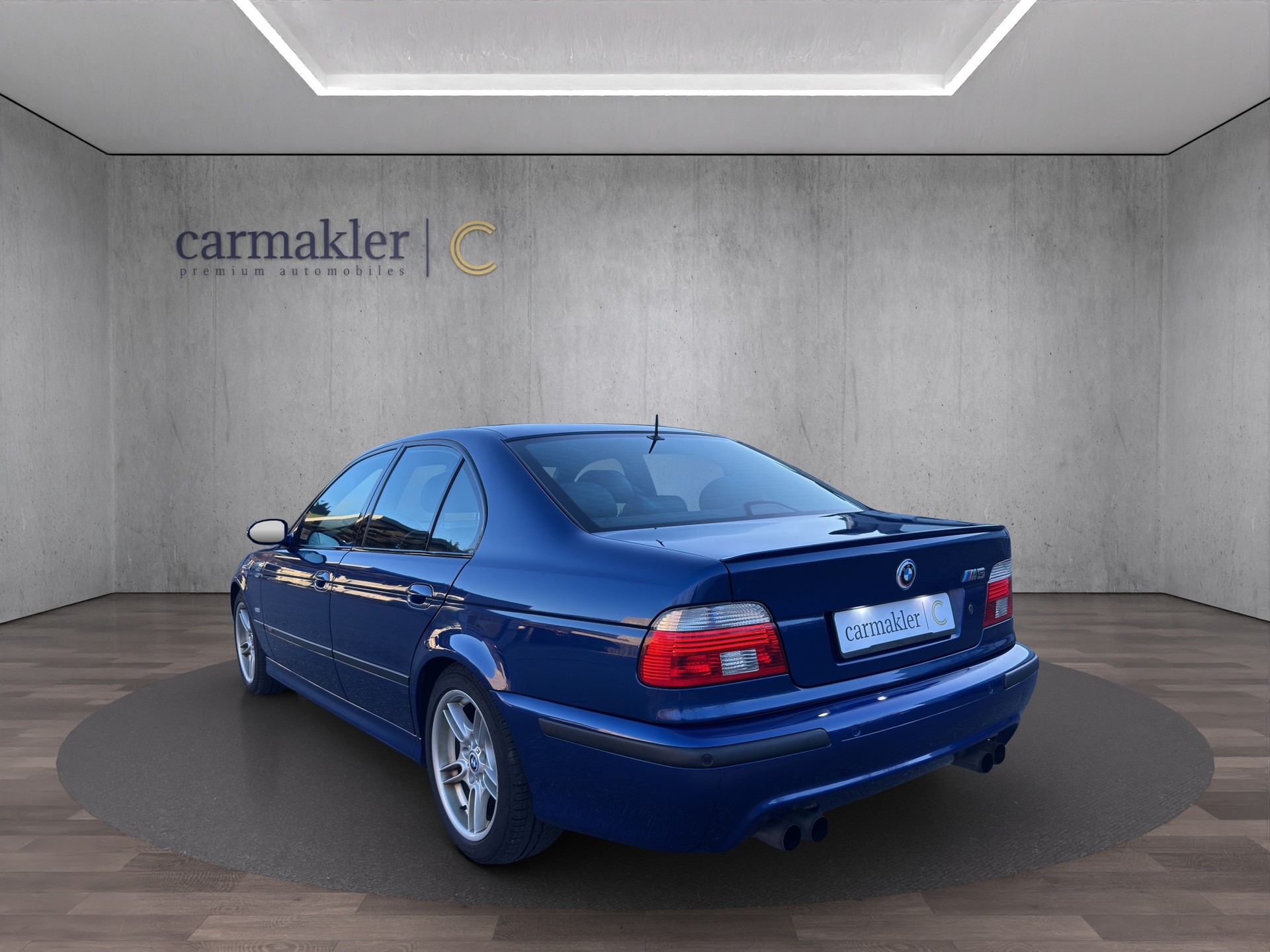 BMW M5-showroom-element-2