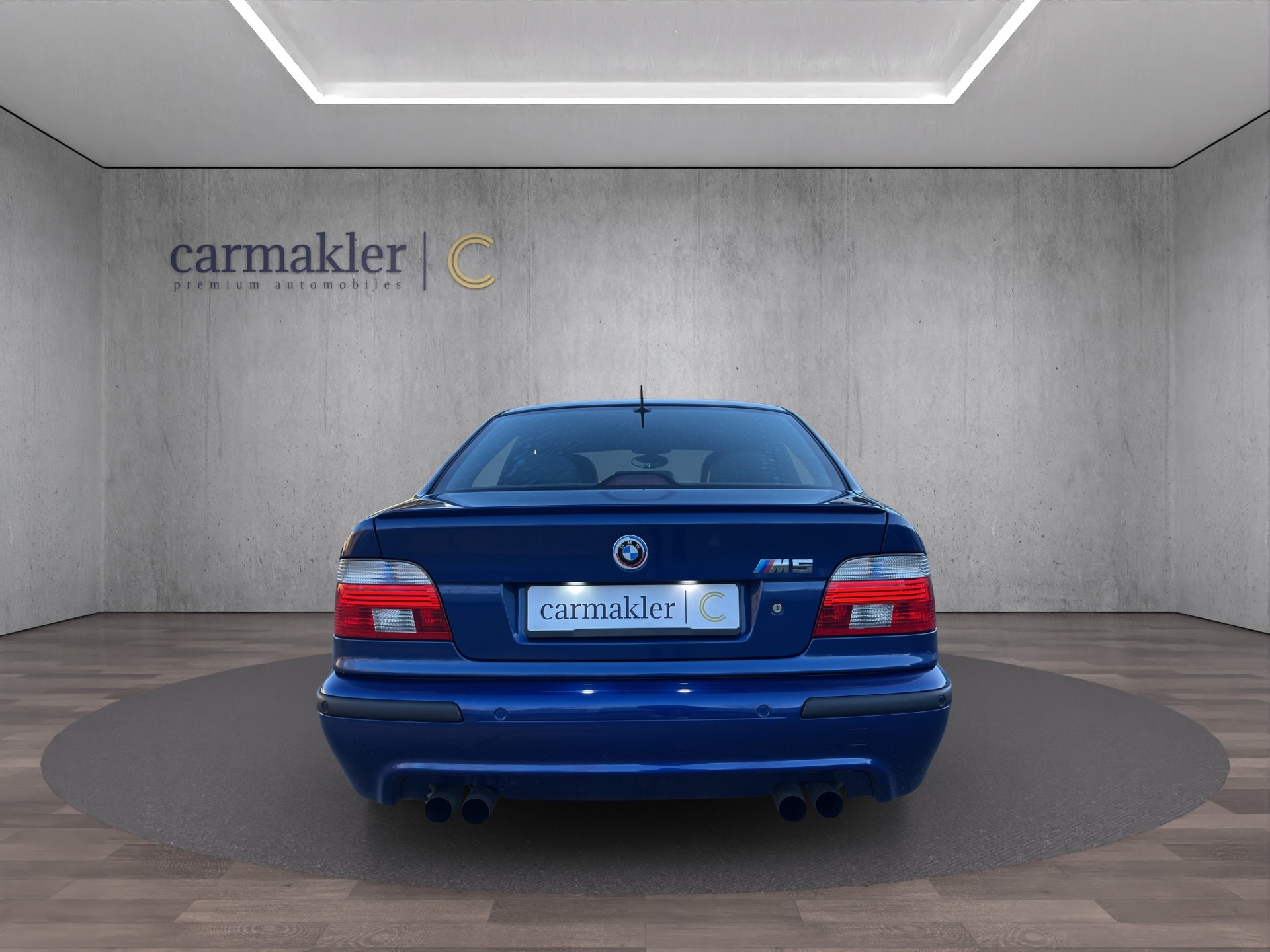 BMW M5-showroom-element-3