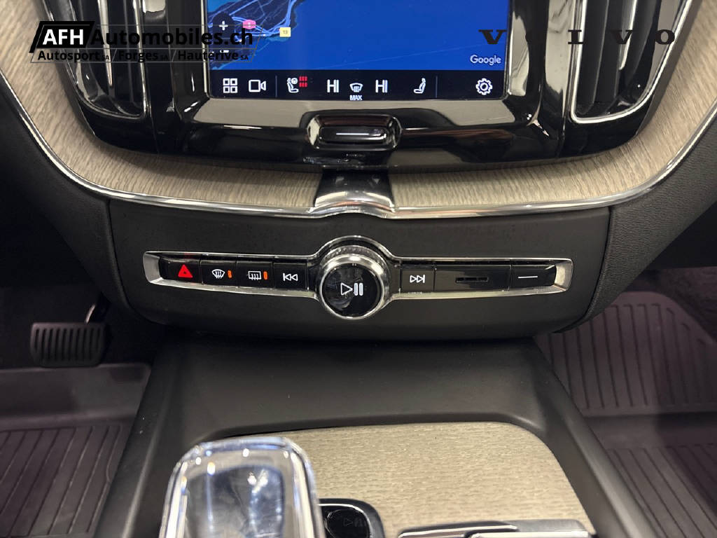 VOLVO XC60 T6 eAWD Inscription-image-13