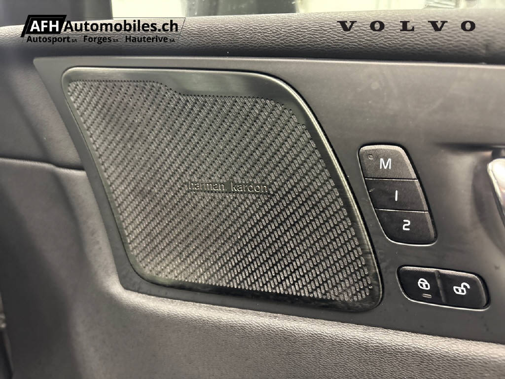VOLVO XC60 T6 eAWD Inscription-image-17