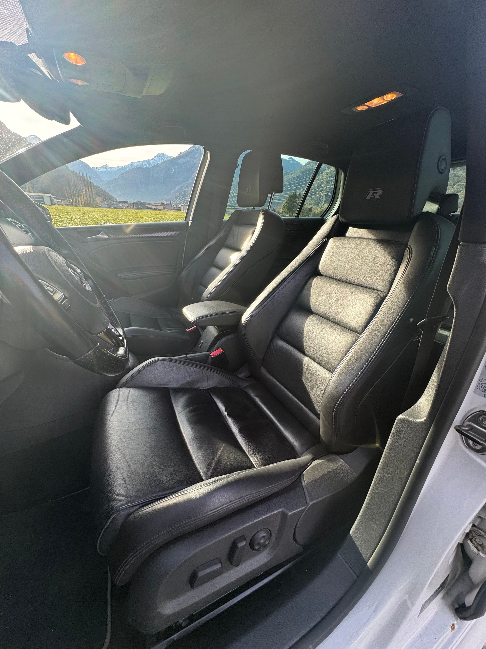 VW Golf 2.0 TSI R 4Motion DSG-image-5