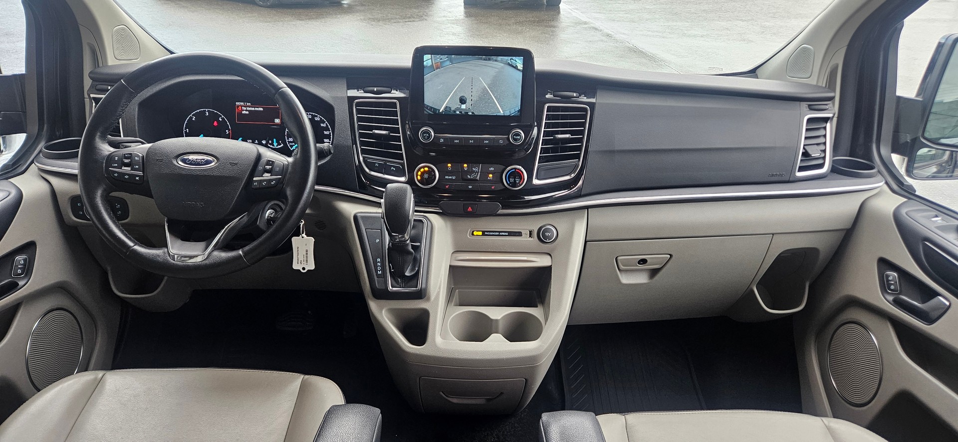 FORD Tourneo Custom 310 L2H1 Titanium SelectShift A-image-10