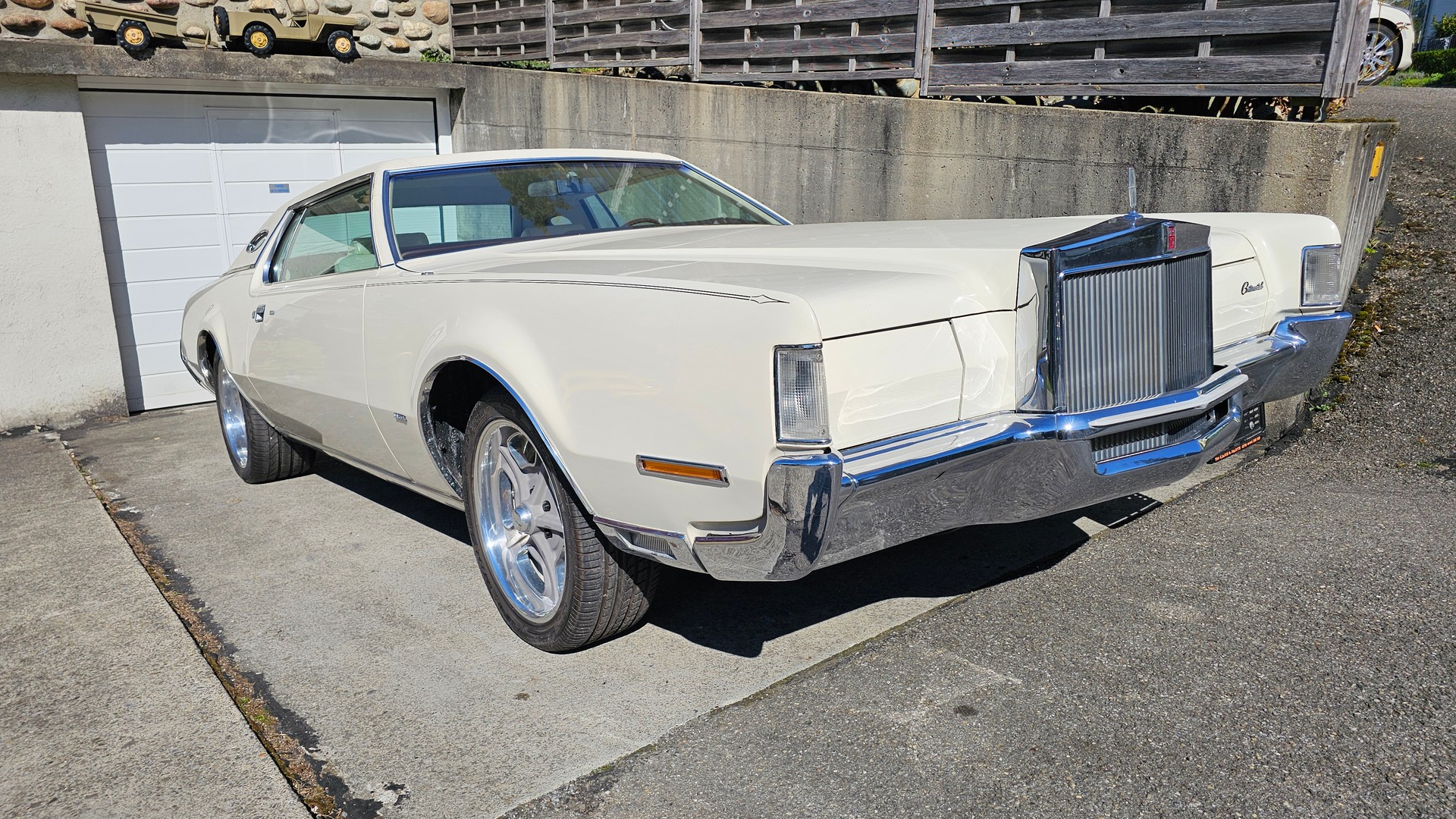 LINCOLN Continental Mark IV-image-3