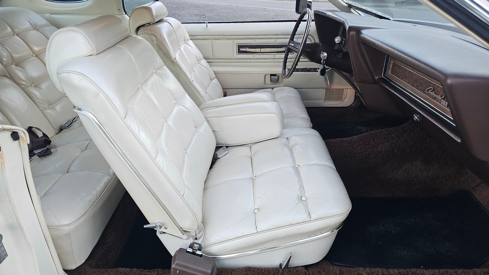 LINCOLN Continental Mark IV-image-10