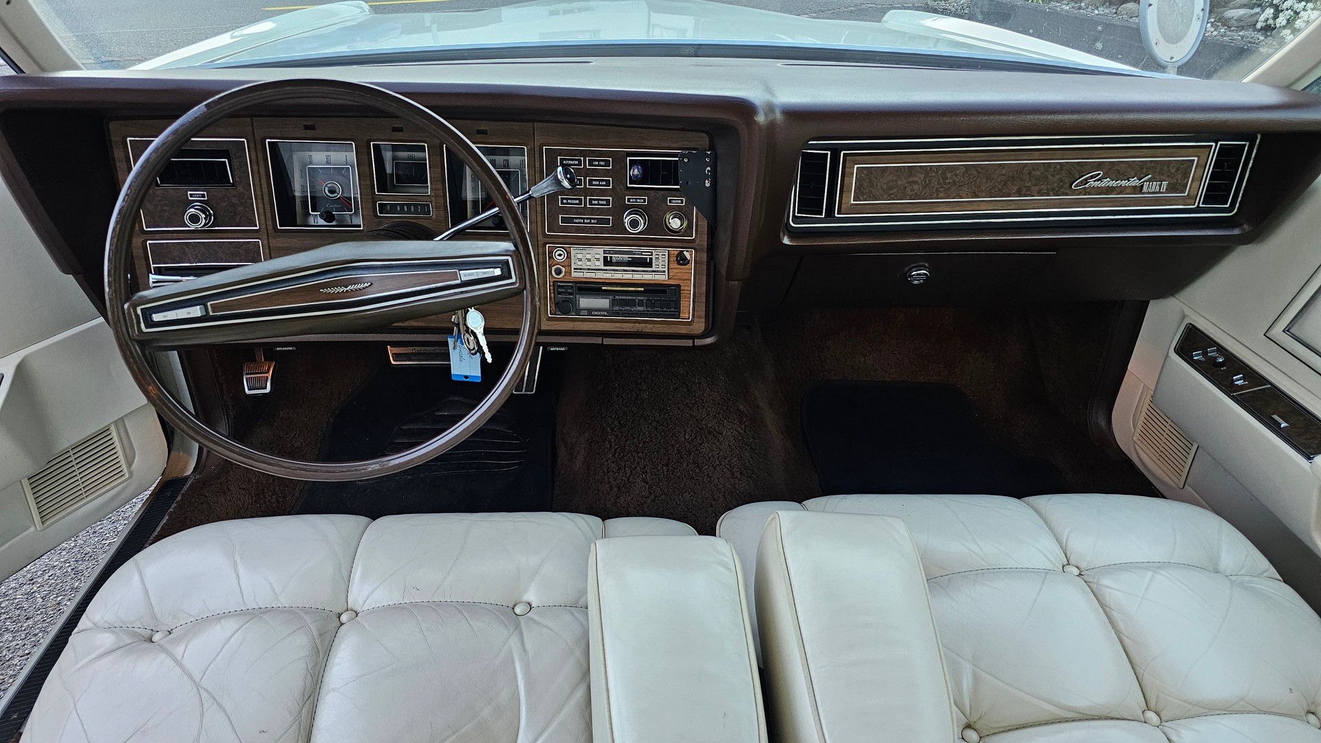 LINCOLN Continental Mark IV-image-9