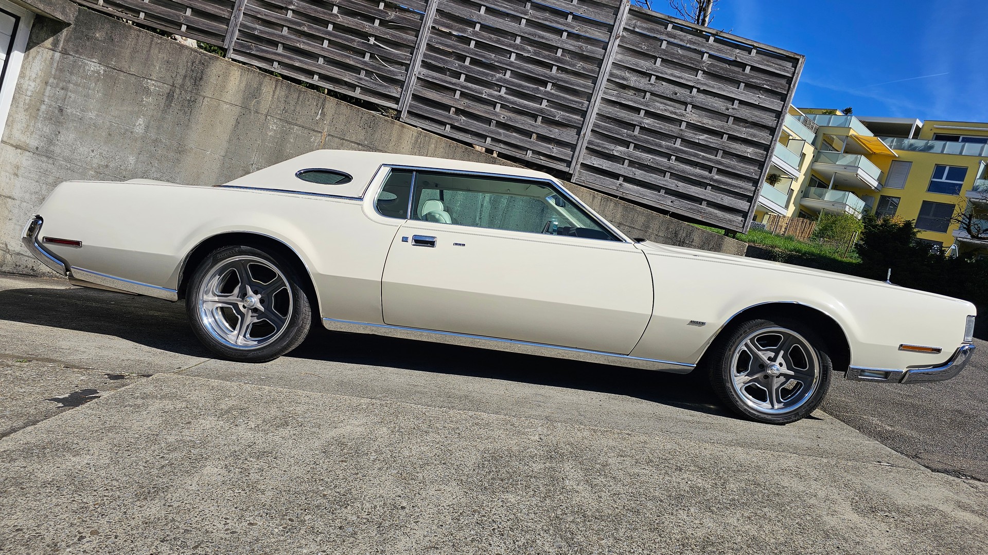 LINCOLN Continental Mark IV-image-4
