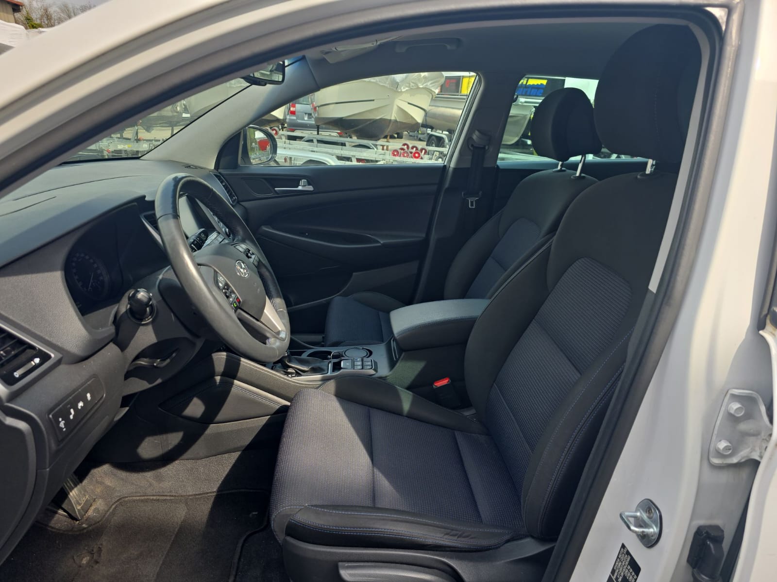 HYUNDAI Tucson 2.0 CRDI Vertex 4WD Automatic ** Ab MFK ** Expertisé **-image-4