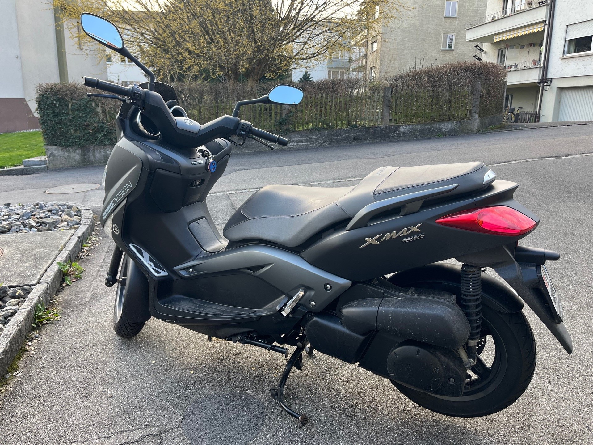 YAMAHA X-MaxYP 250 R Momodesign-image-1