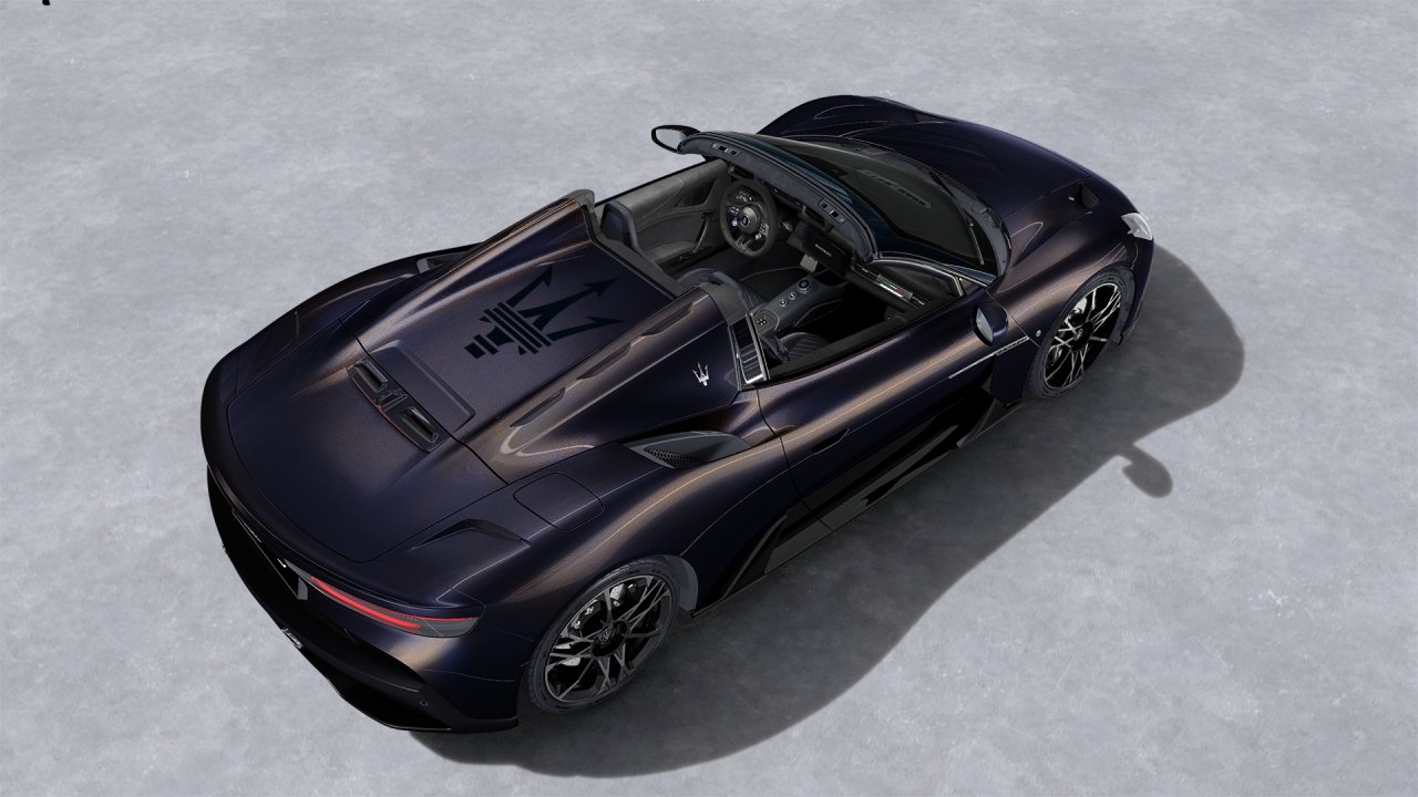 MASERATI McPura Cielo - Night Interaction-image-6