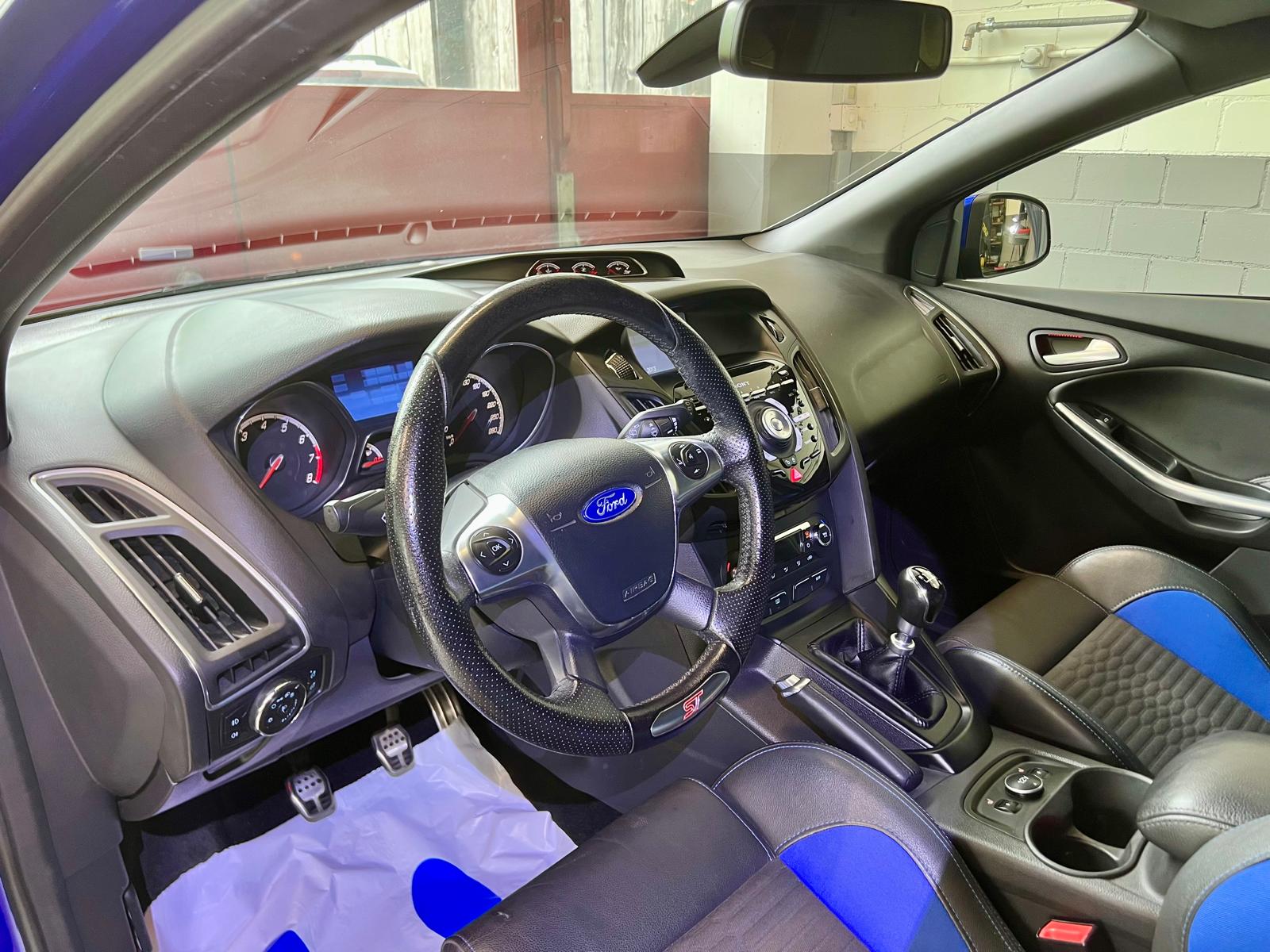 FORD Focus 2.0 SCTi ST-2-image-8