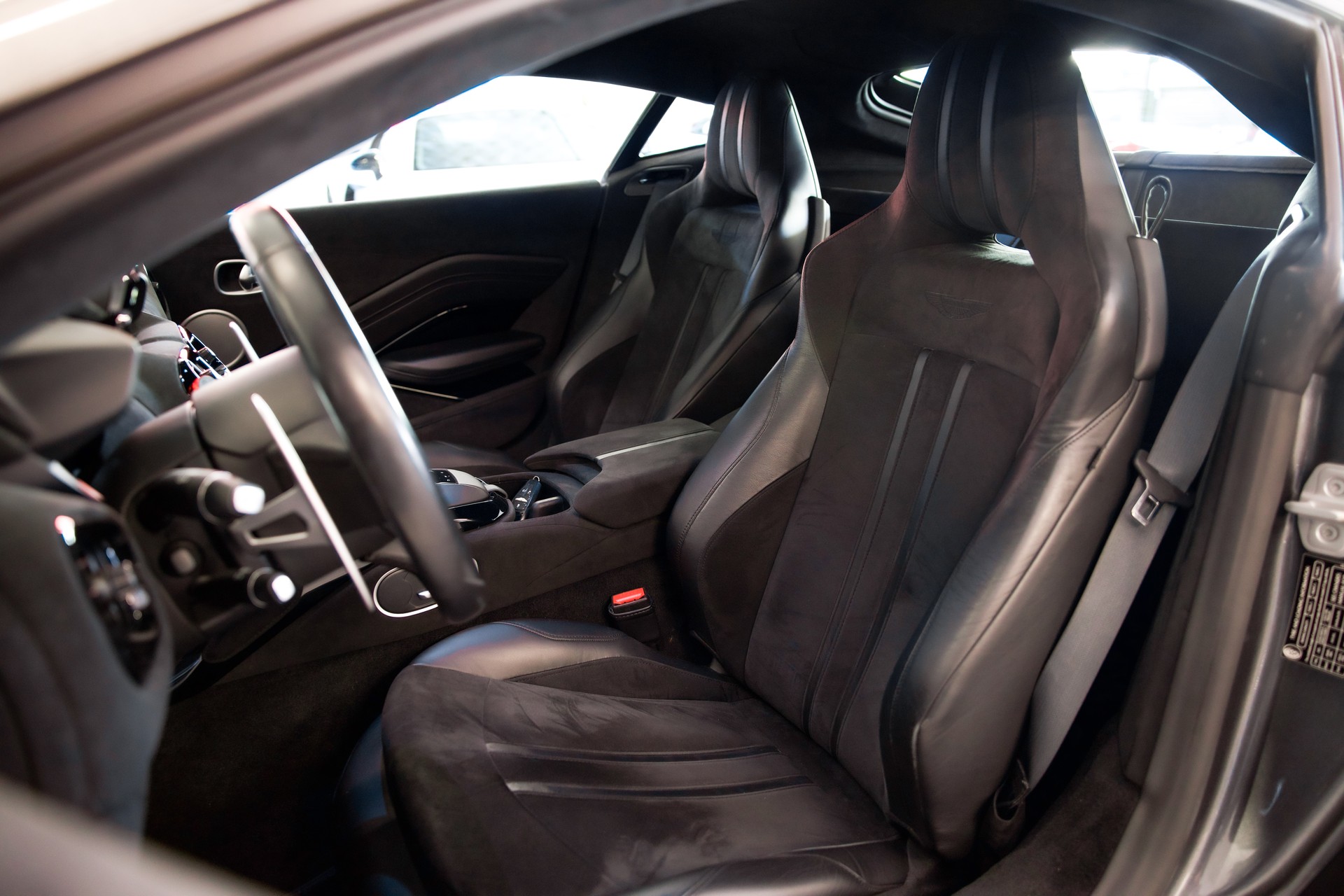 ASTON MARTIN V8 Vantage 4.0 Coupé ohne OPF-image-18