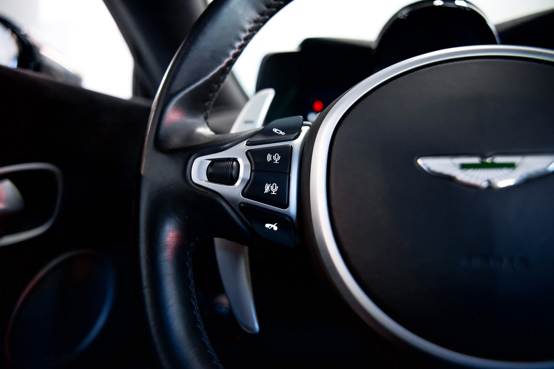 ASTON MARTIN V8 Vantage 4.0 Coupé ohne OPF-image-25