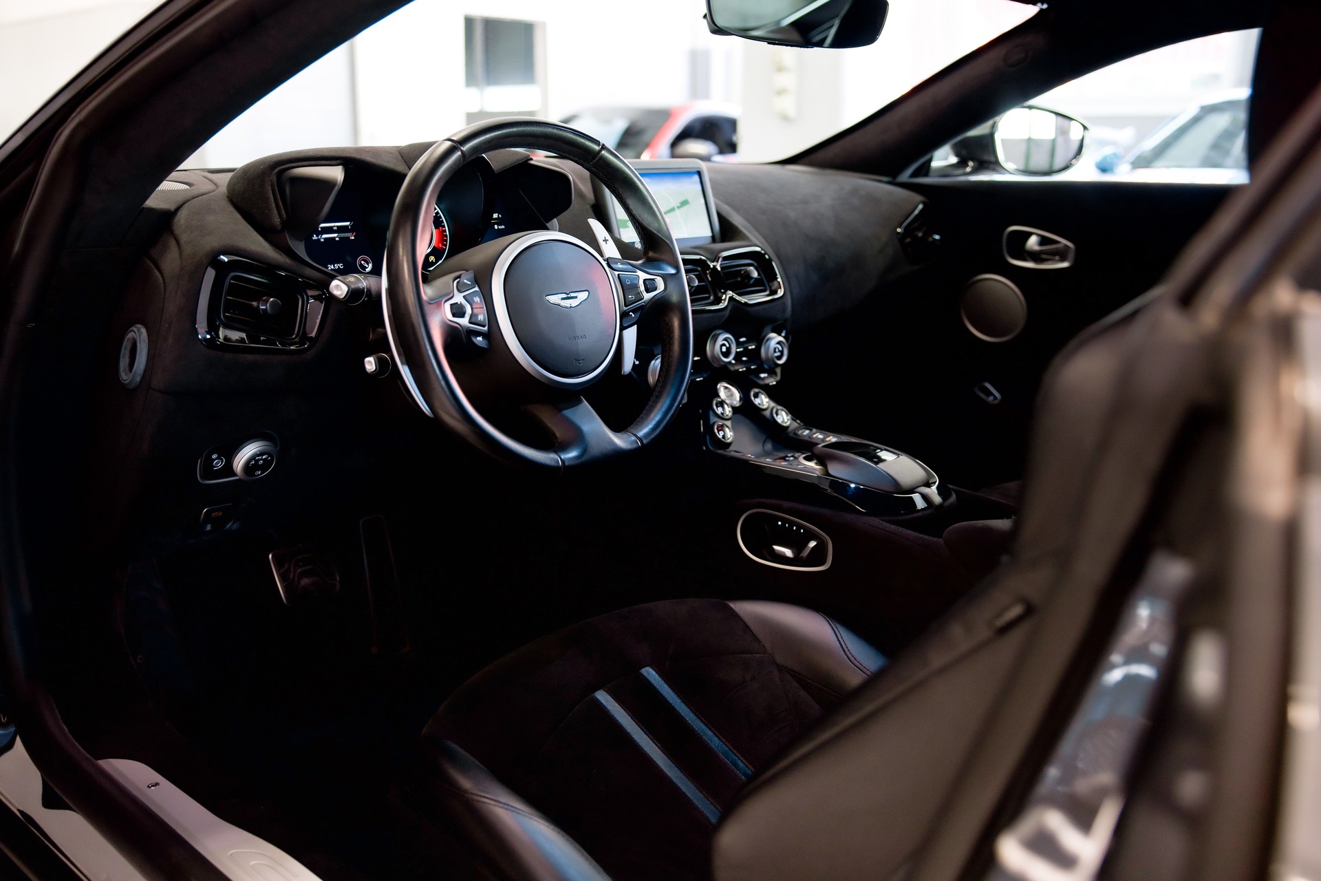ASTON MARTIN V8 Vantage 4.0 Coupé ohne OPF-image-16