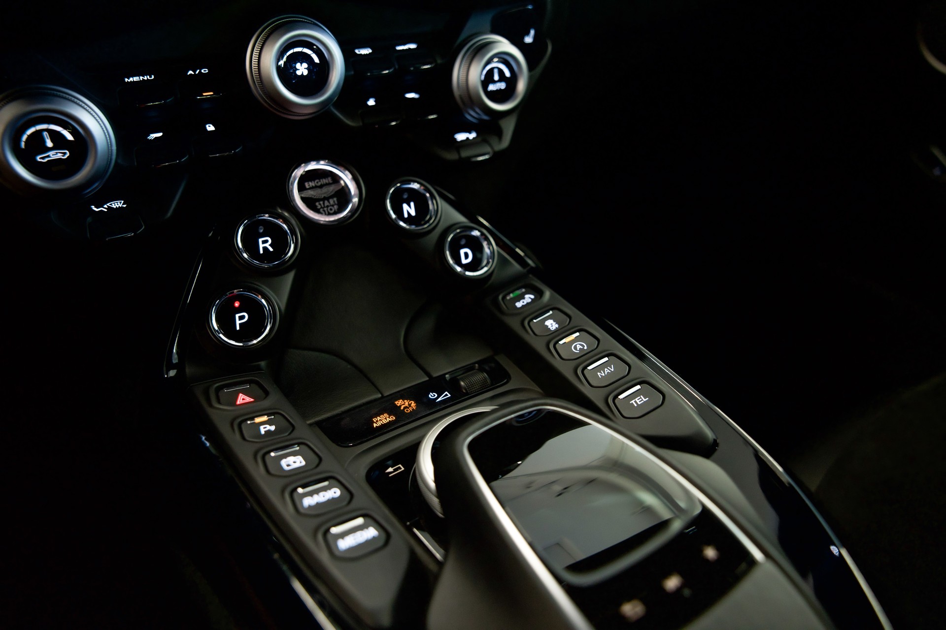 ASTON MARTIN V8 Vantage 4.0 Coupé ohne OPF-image-26
