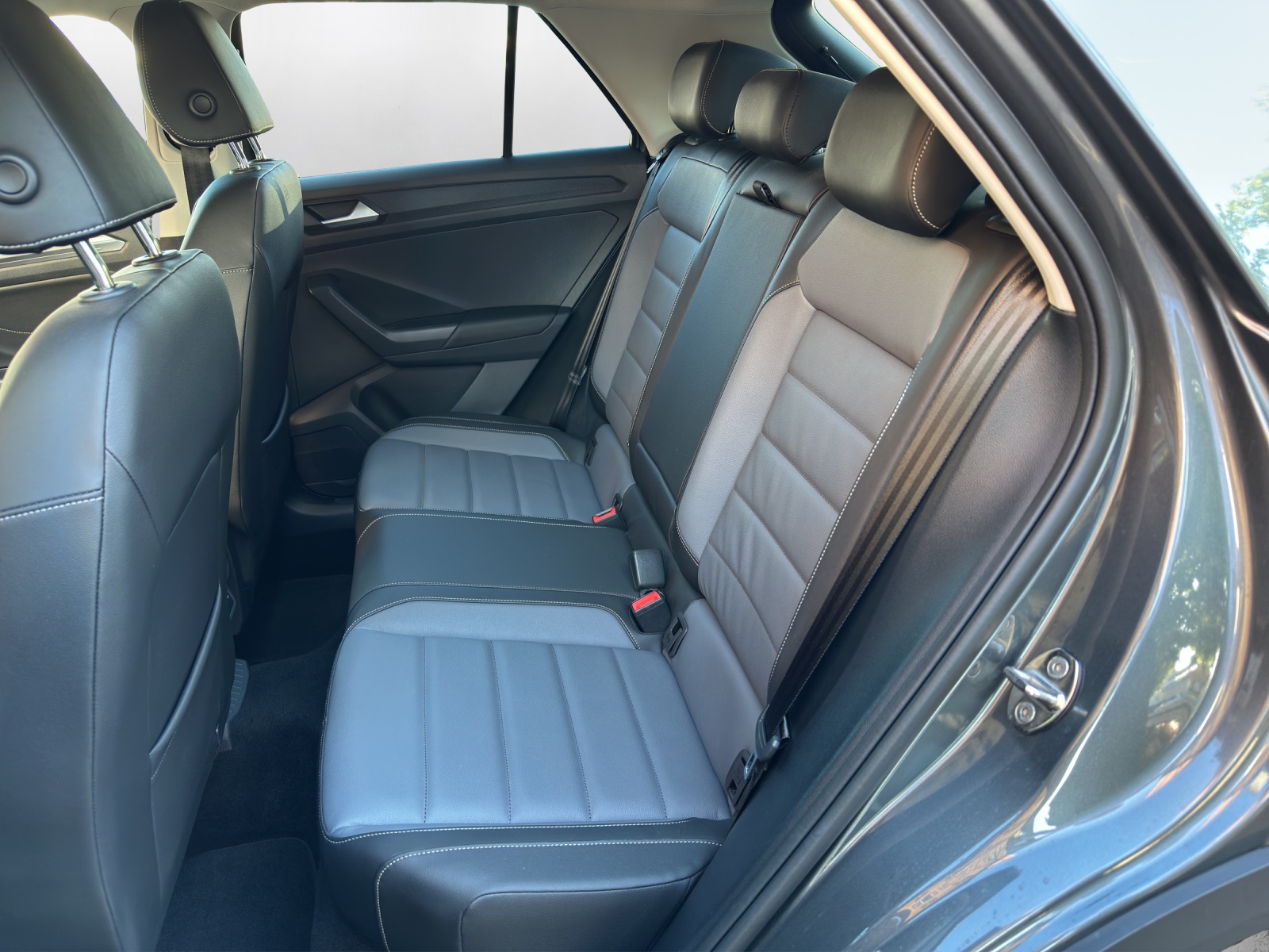 VW T-Roc 2.0 TSI Style DSG 4Motion-image-10