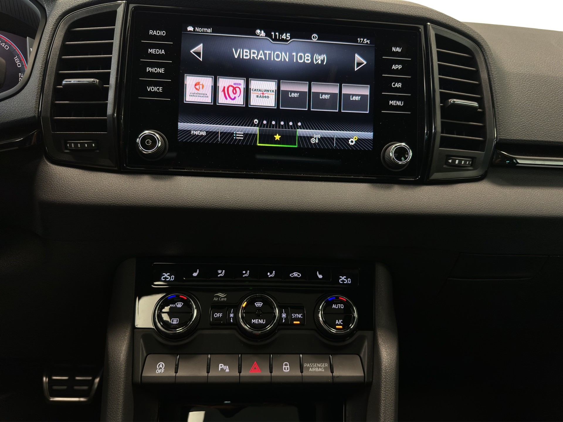 SKODA Karoq 2.0 TSI SportLine 4x4 DSG-image-24