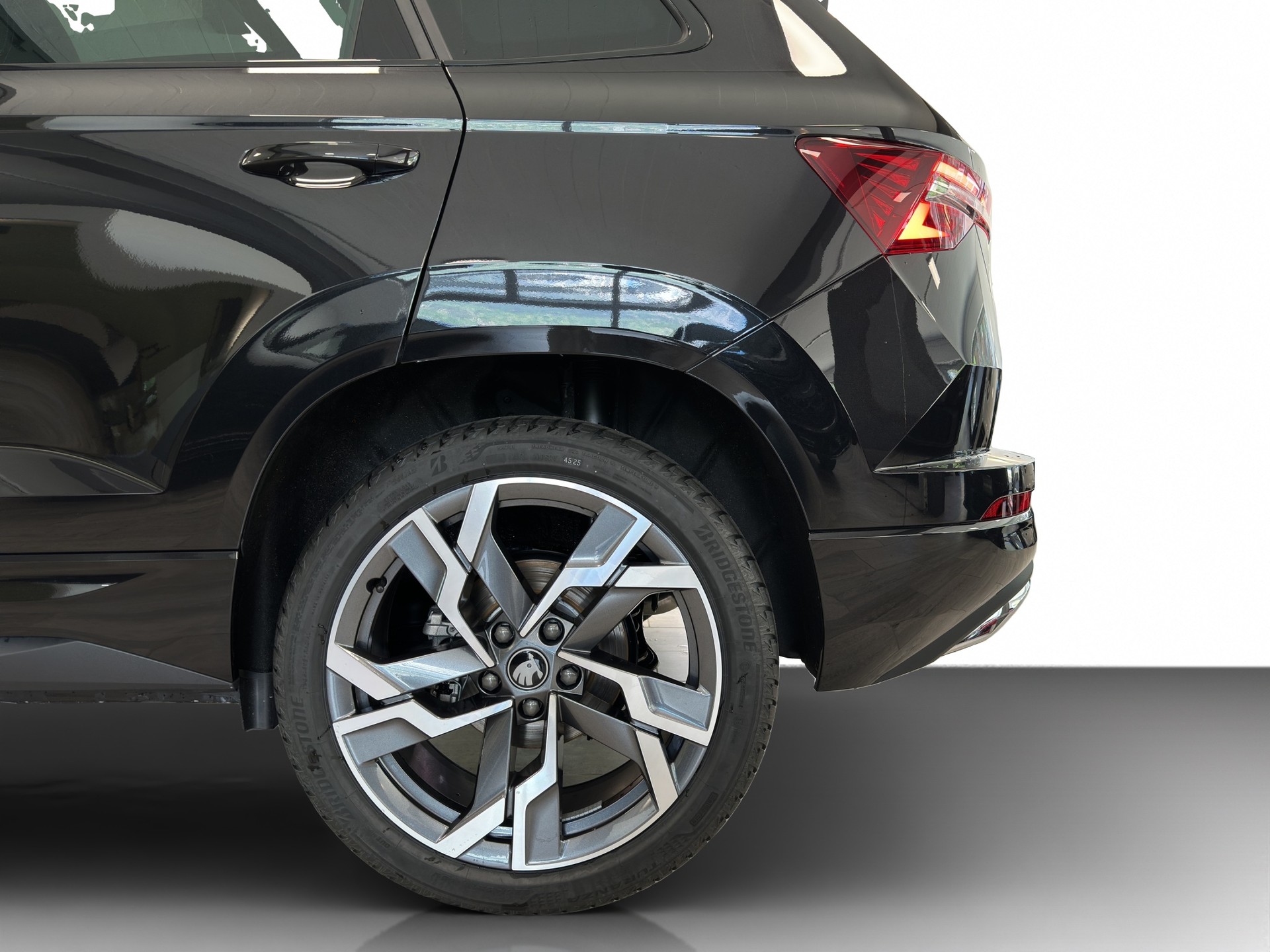 SKODA Karoq 2.0 TSI SportLine 4x4 DSG-image-14