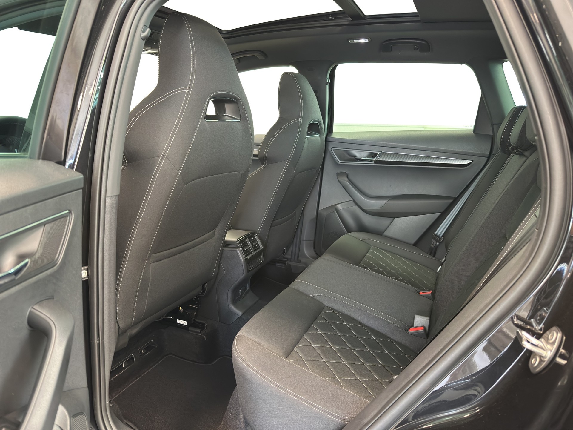 SKODA Karoq 2.0 TSI SportLine 4x4 DSG-image-15