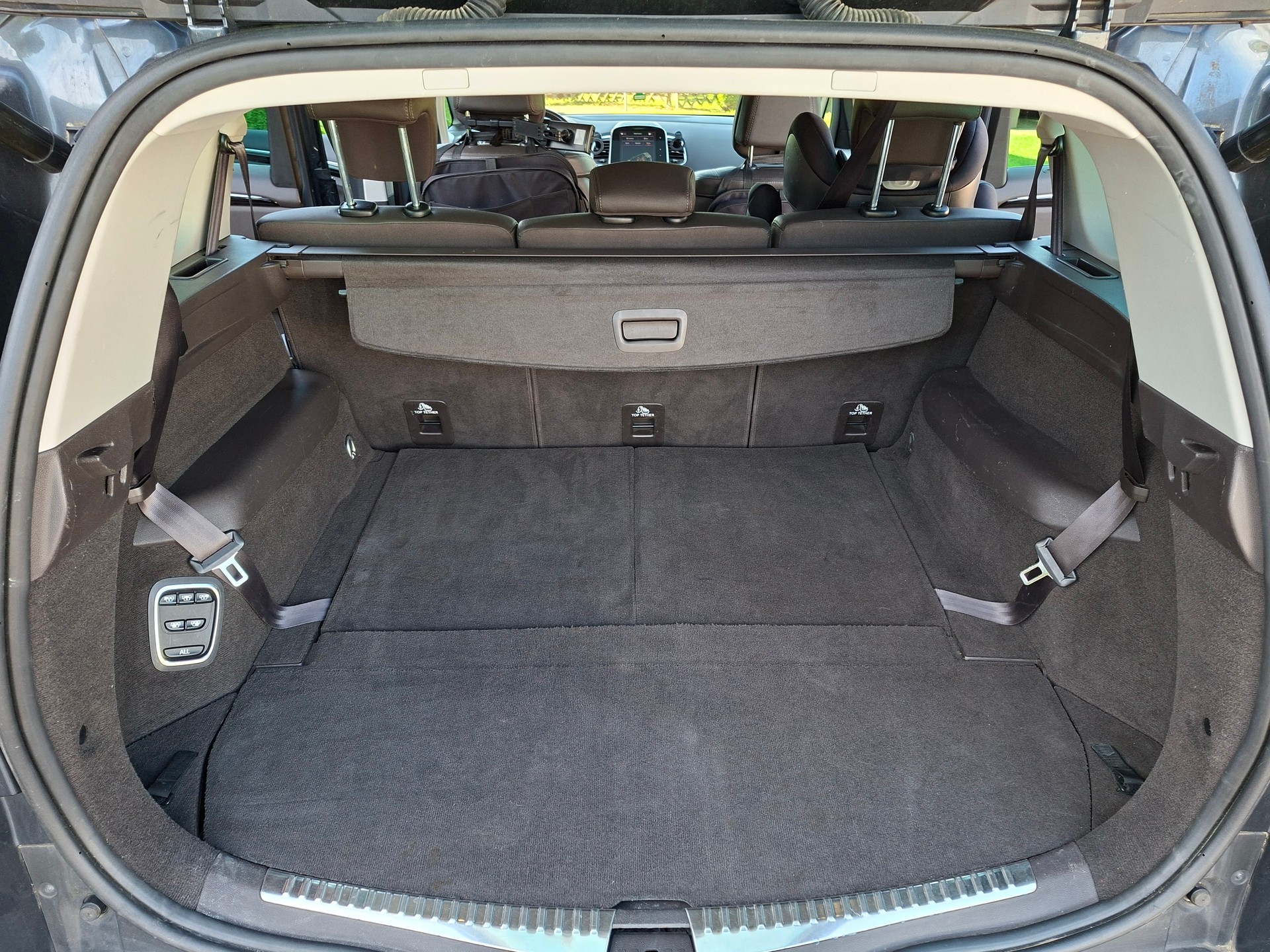 RENAULT 1.8 TCe 225 Intens EDC-image-12