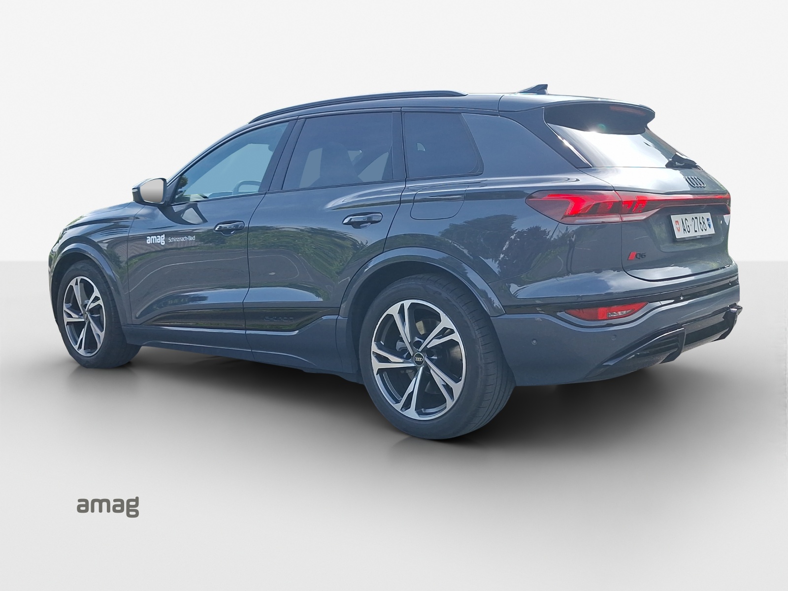 AUDI Q6 e-tron quattro-showroom-element-2