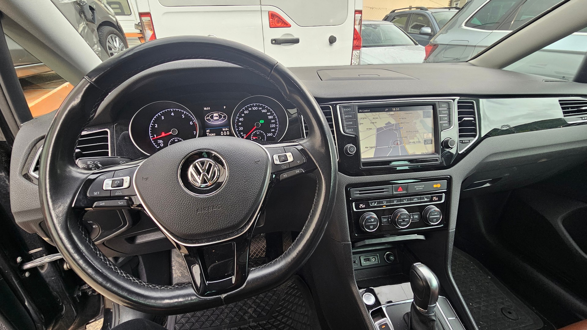 VW Golf Sportsvan 1.4 TSI Highline DSG-image-6