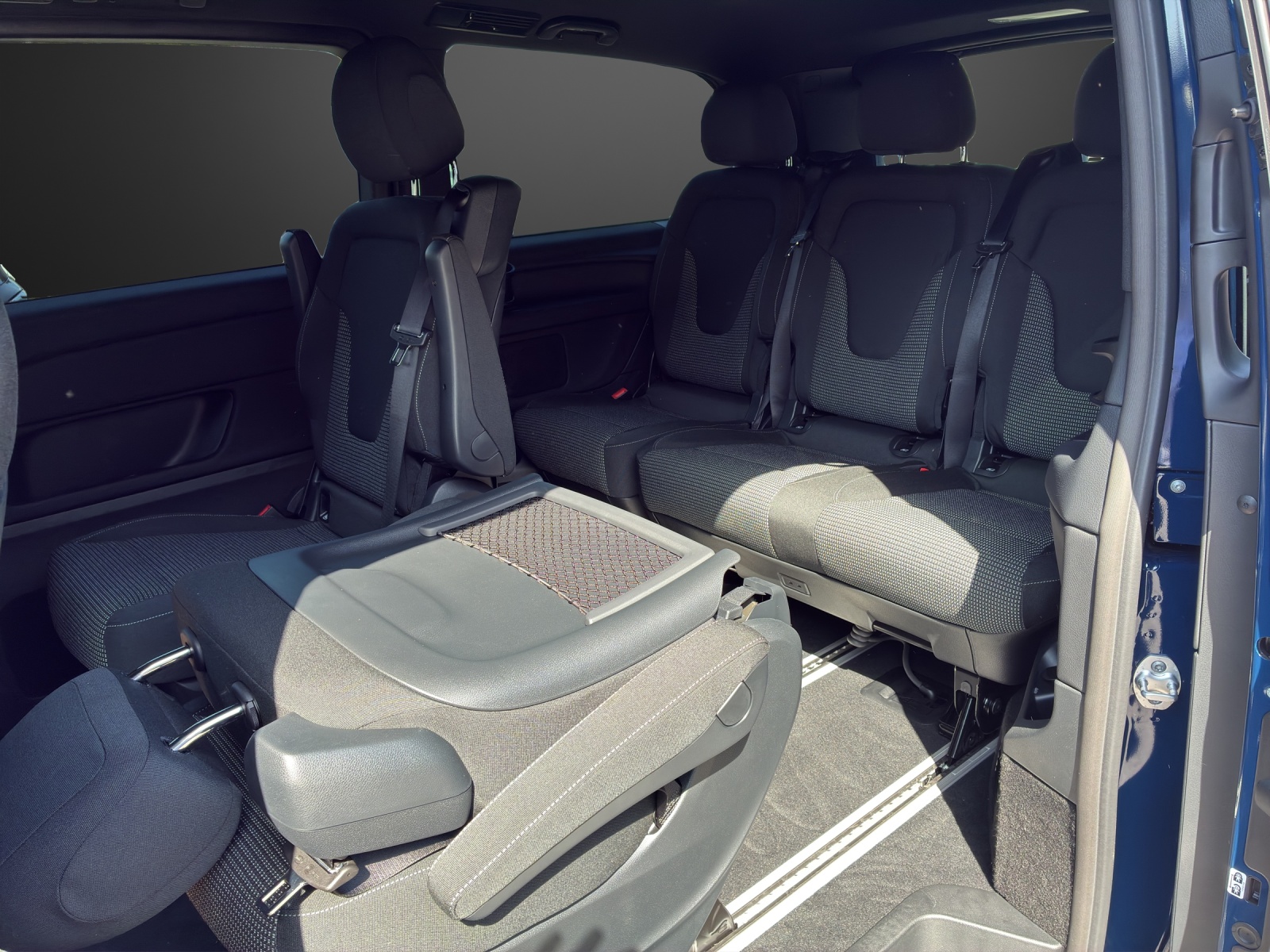 MERCEDES-BENZ V 250 d lang 4Matic Style 9G-Tronic-image-10