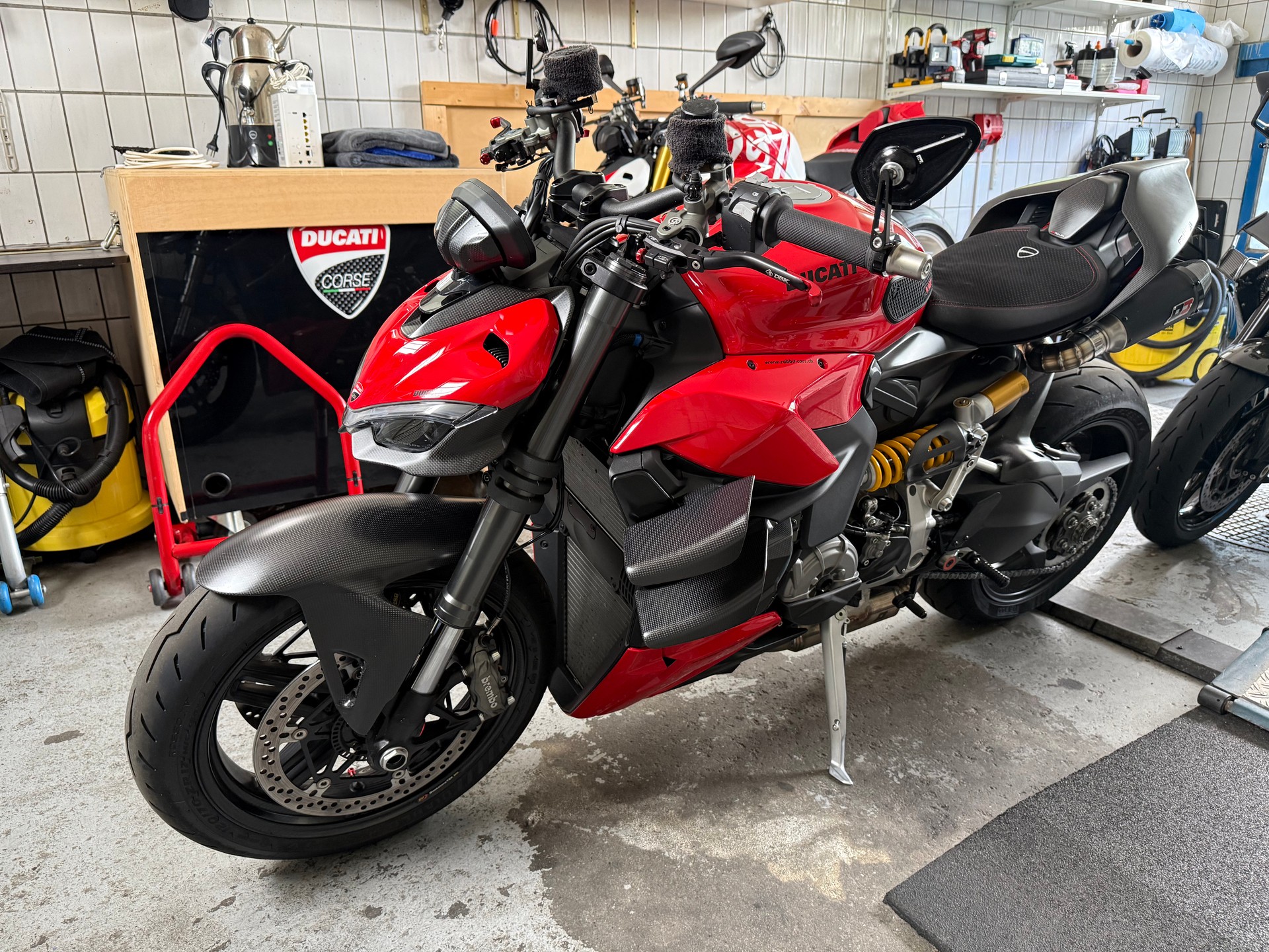 DUCATI Streetfighter V2-image-4