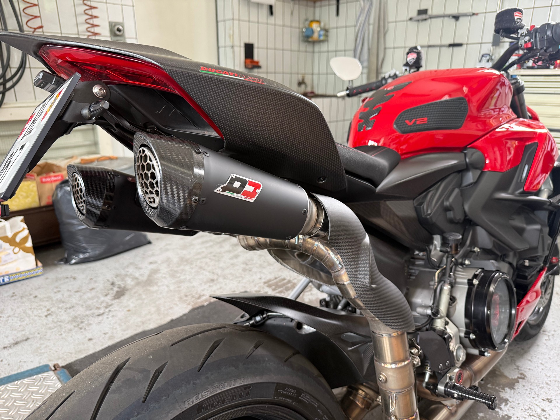 DUCATI Streetfighter V2-image-5