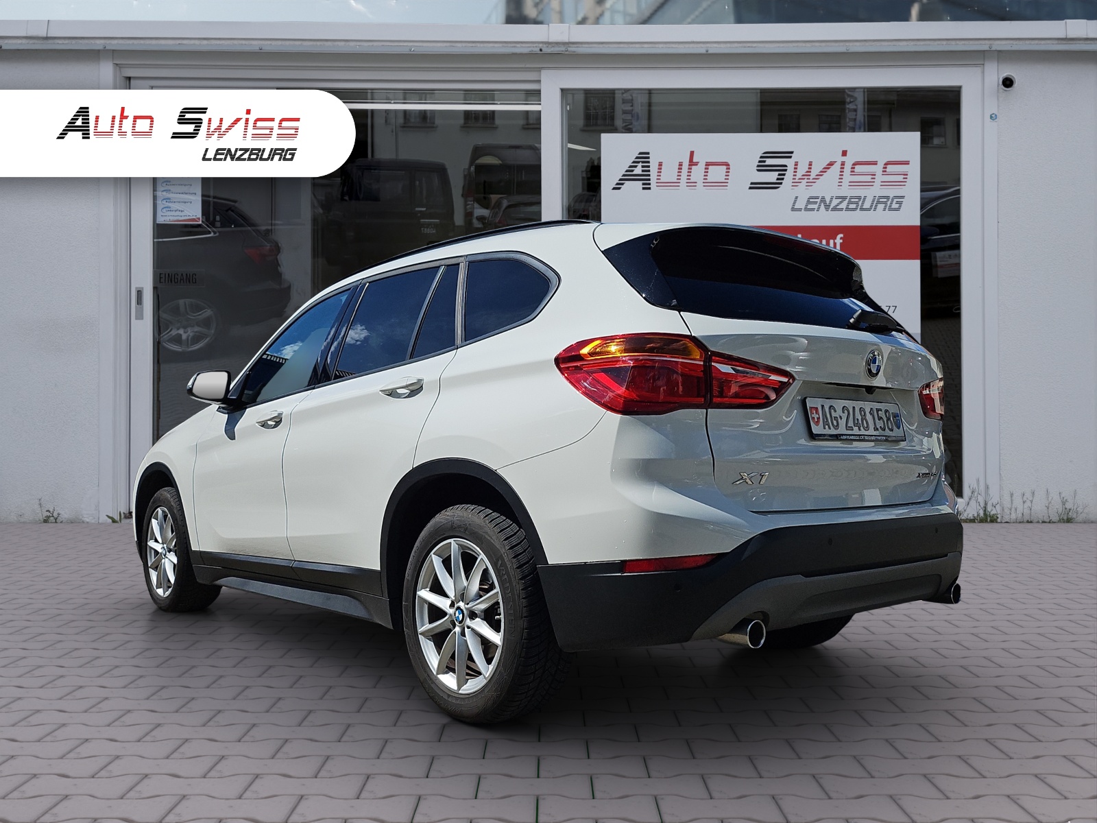 BMW X1 xDrive 18d Essential Edition Steptronic-image-2