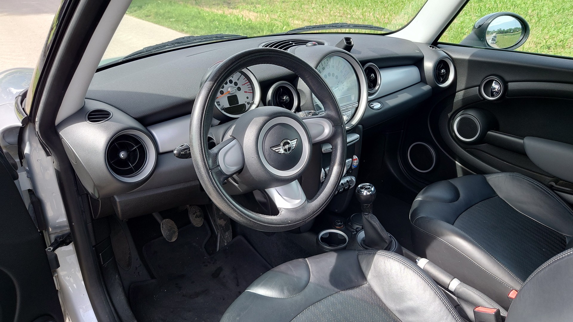 MINI Cooper-image-10