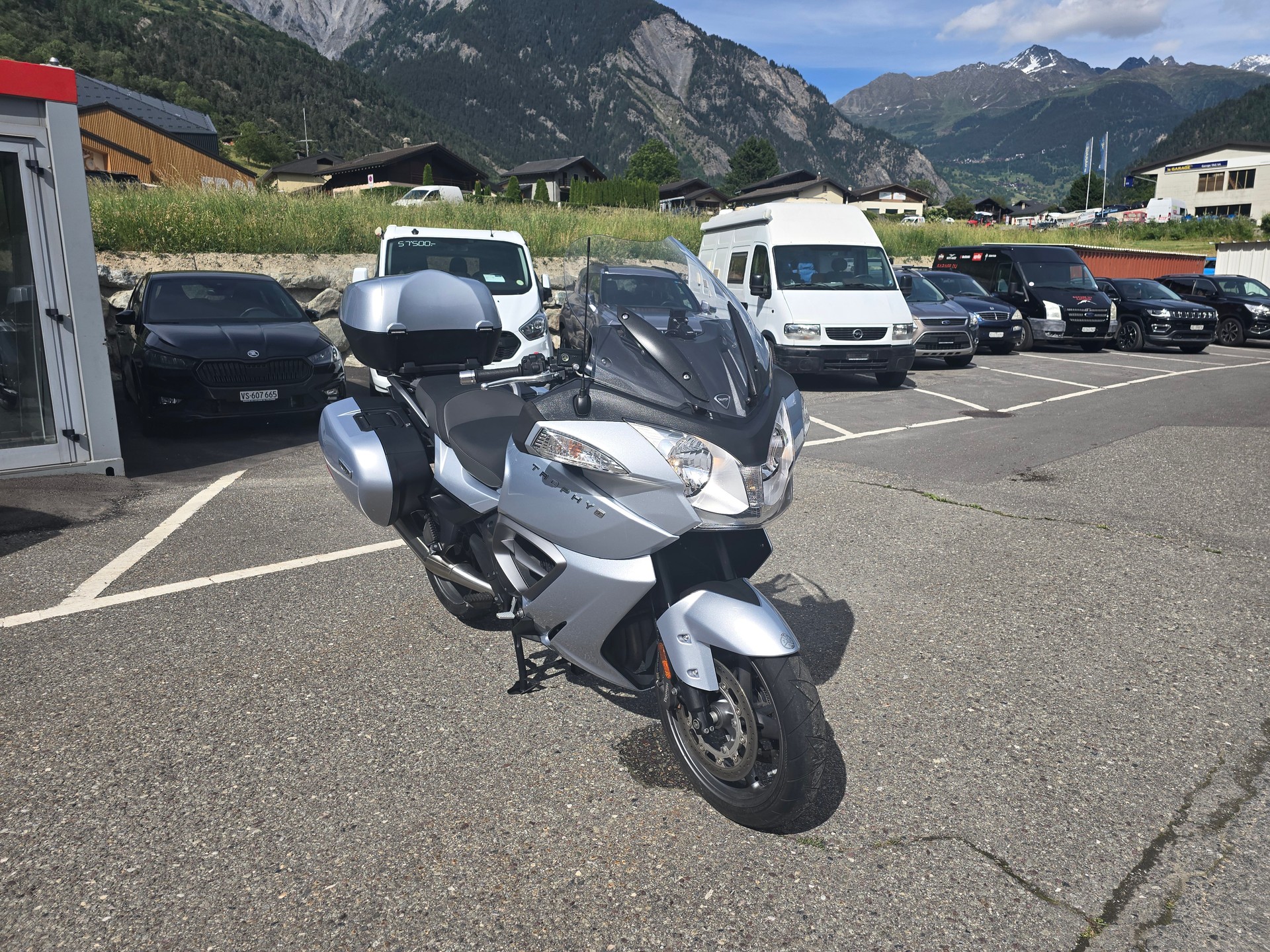 TRIUMPH Trophy 1200 SE ABS-image-1