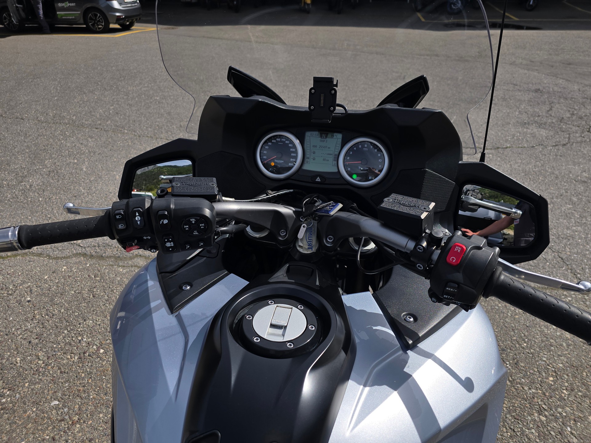 TRIUMPH Trophy 1200 SE ABS-image-10