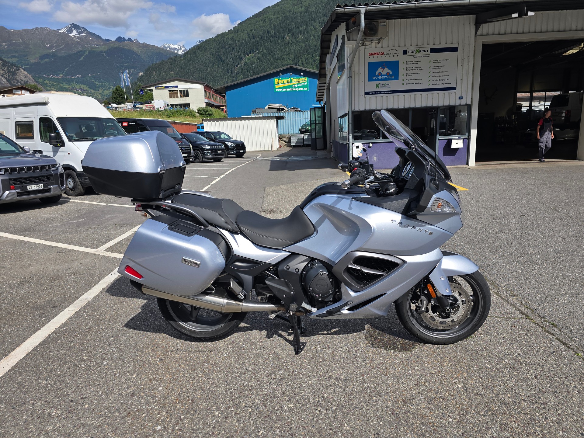 TRIUMPH Trophy 1200 SE ABS-image-8
