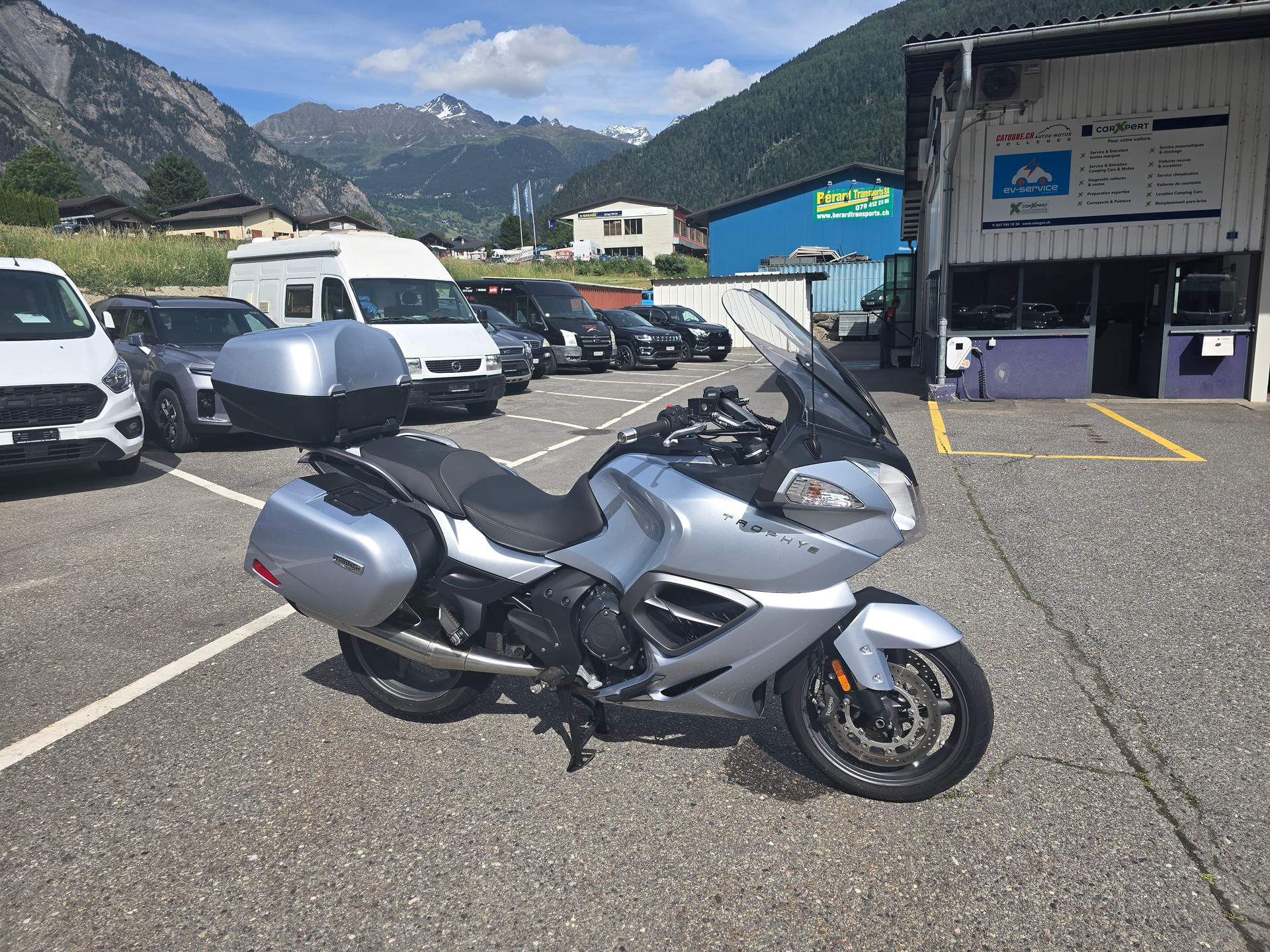TRIUMPH Trophy 1200 SE ABS-image-0