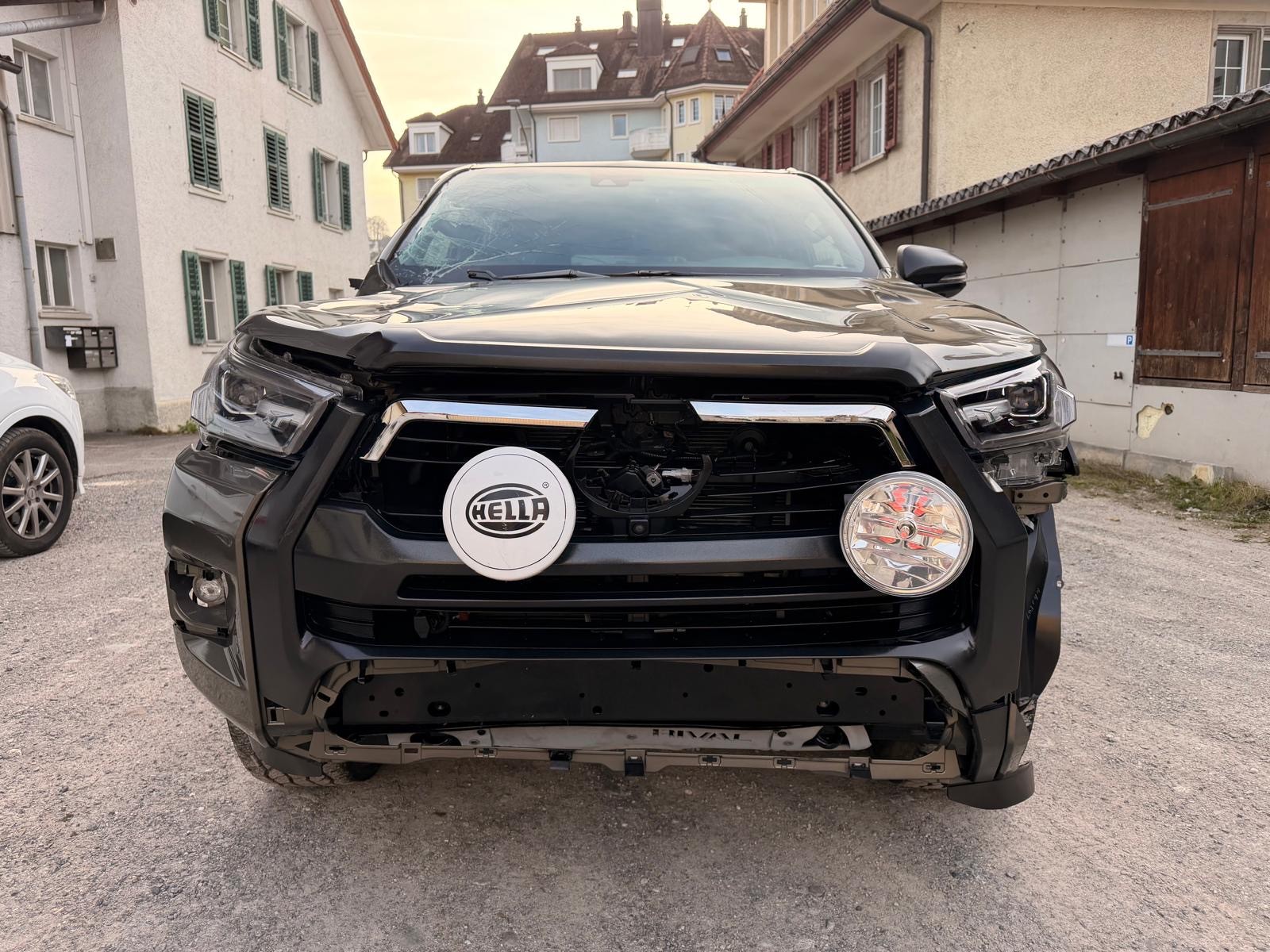TOYOTA Hilux 2.8D-4D Invincible Double Cab 4x4 A-image-7