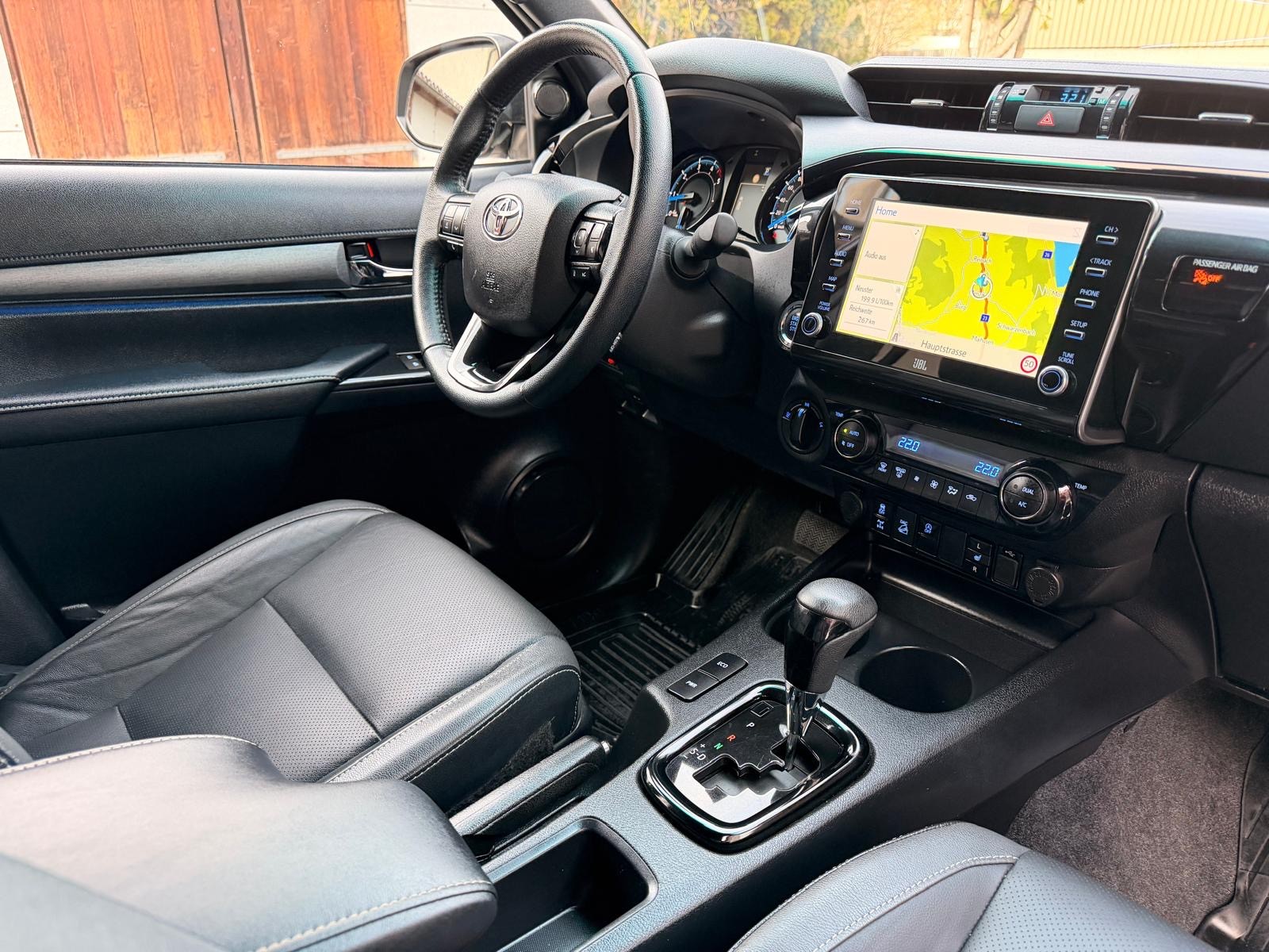 TOYOTA Hilux 2.8D-4D Invincible Double Cab 4x4 A-image-13
