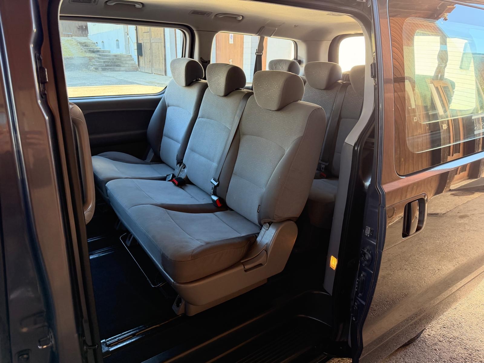 HYUNDAI H-1 People 2.5 CRDi-image-9