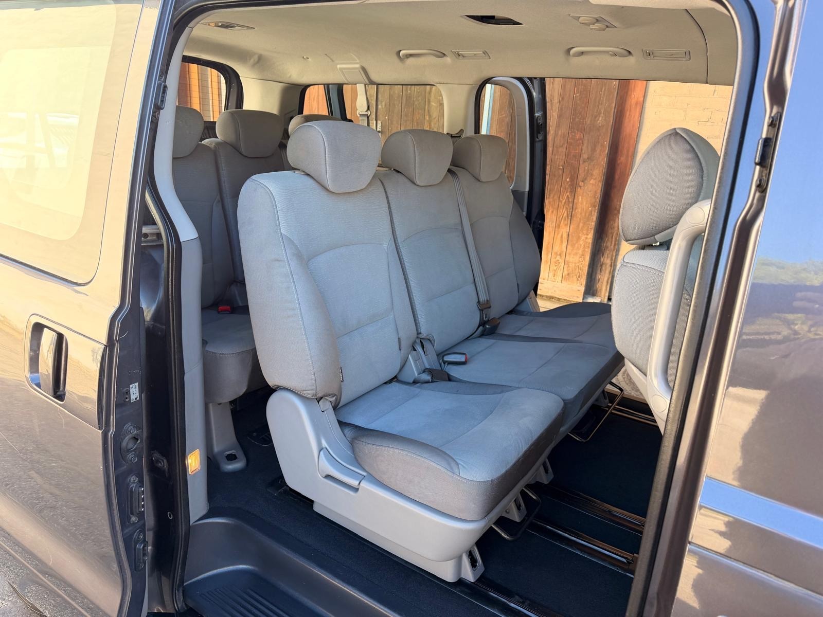 HYUNDAI H-1 People 2.5 CRDi-image-8