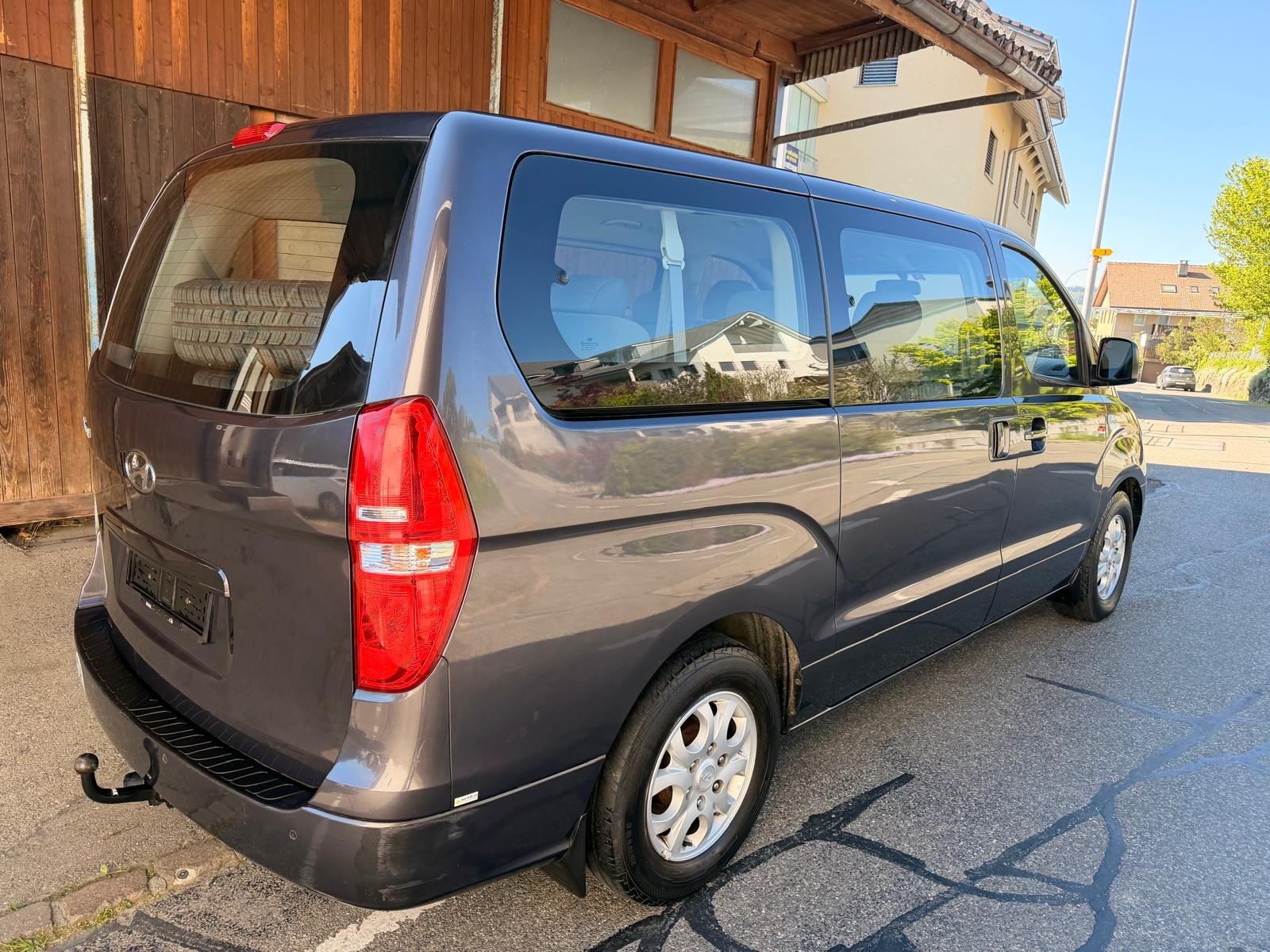 HYUNDAI H-1 People 2.5 CRDi-image-3