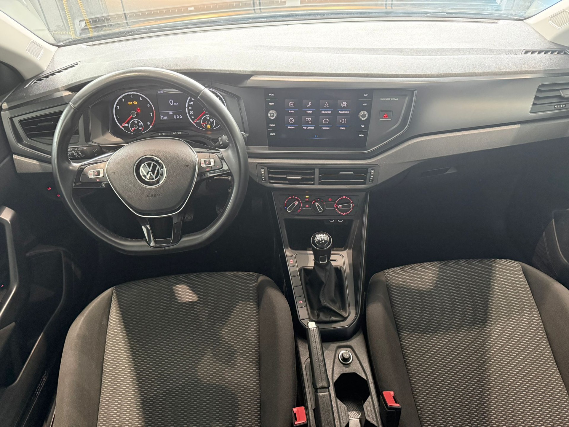 VW Polo 1.0 BMT Value-image-9