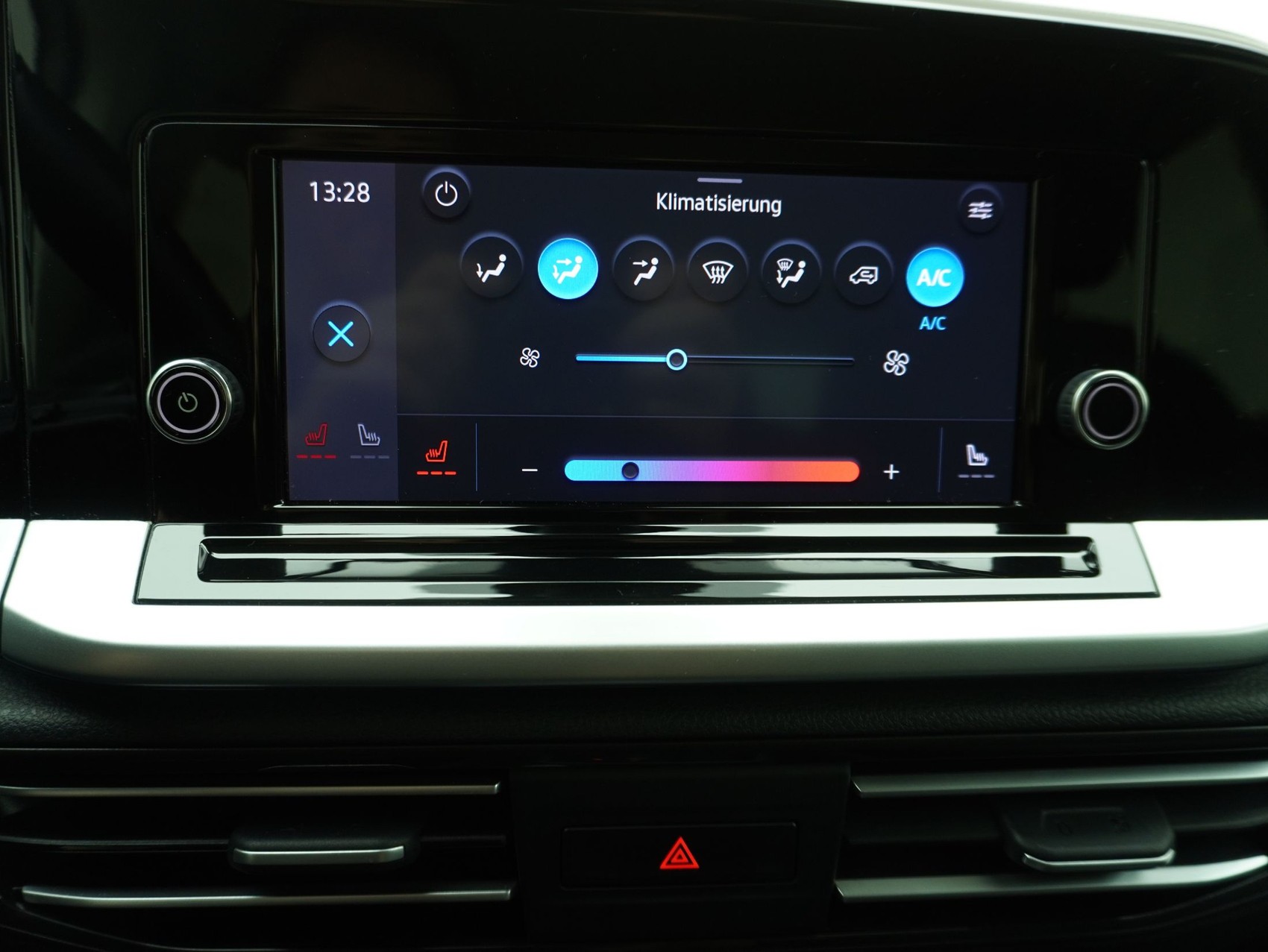 FORD Tourneo Grand Connect 2.0 EcoBlue Titanium-image-16