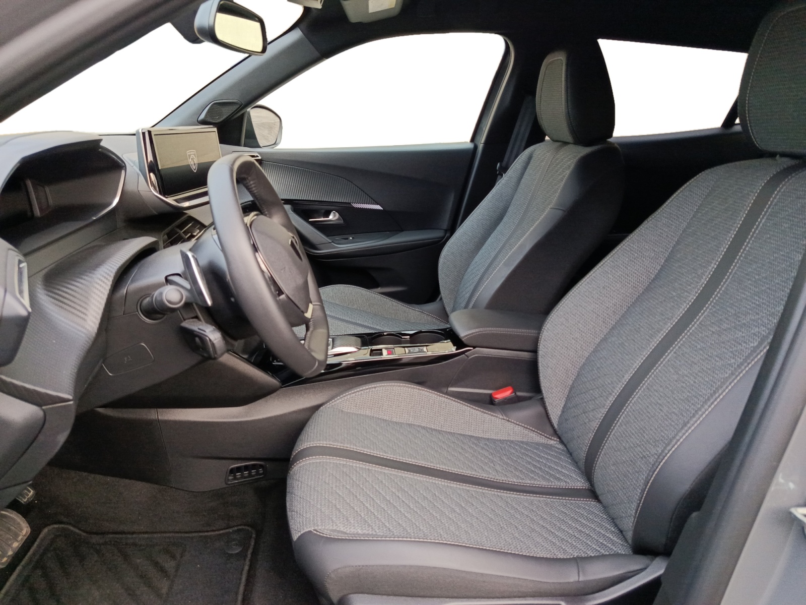 PEUGEOT 2008 1.2 PureTech Allure-image-6