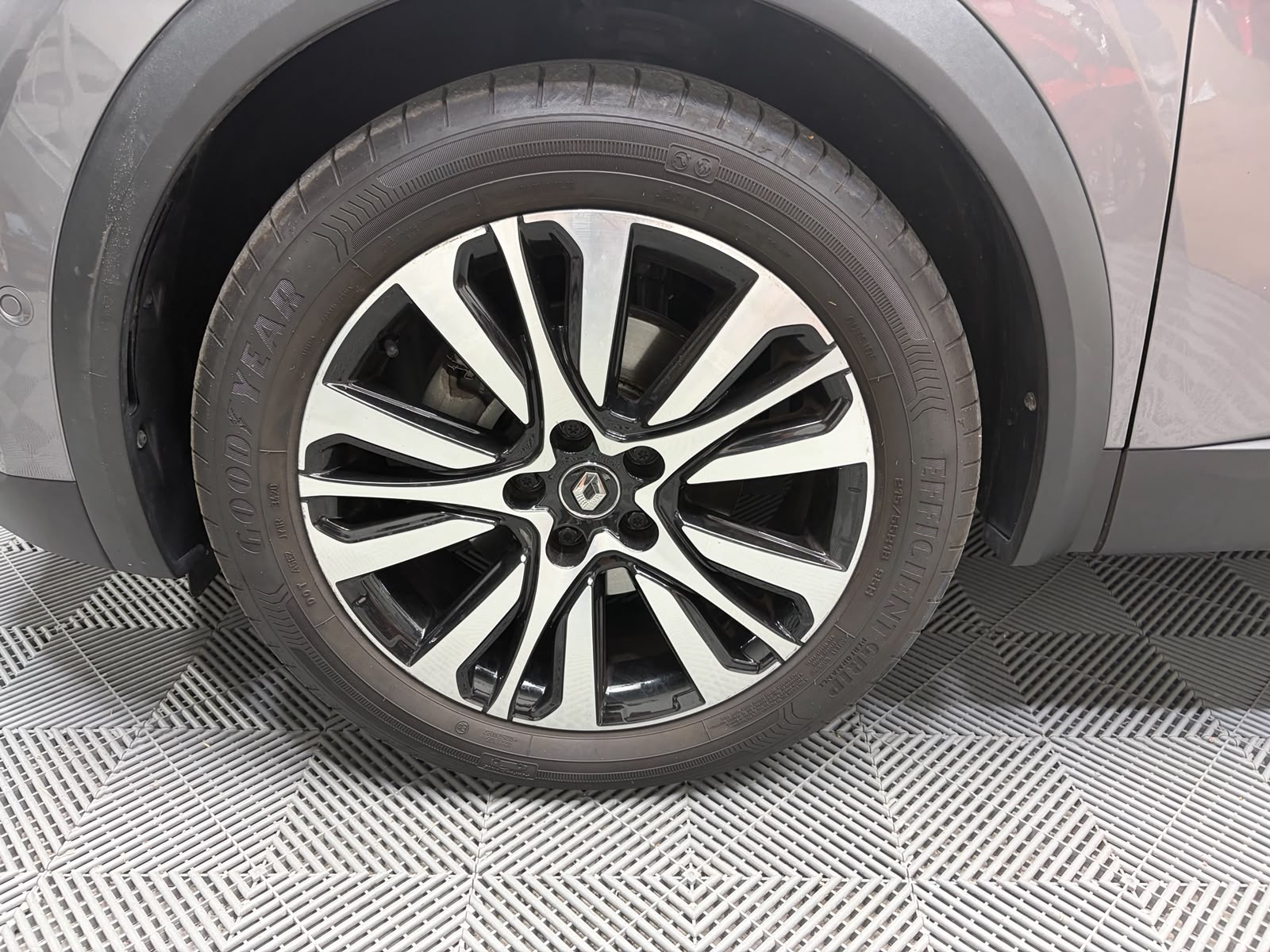 RENAULT Captur 1.6 E-Tech Initiale Paris DHT-image-27
