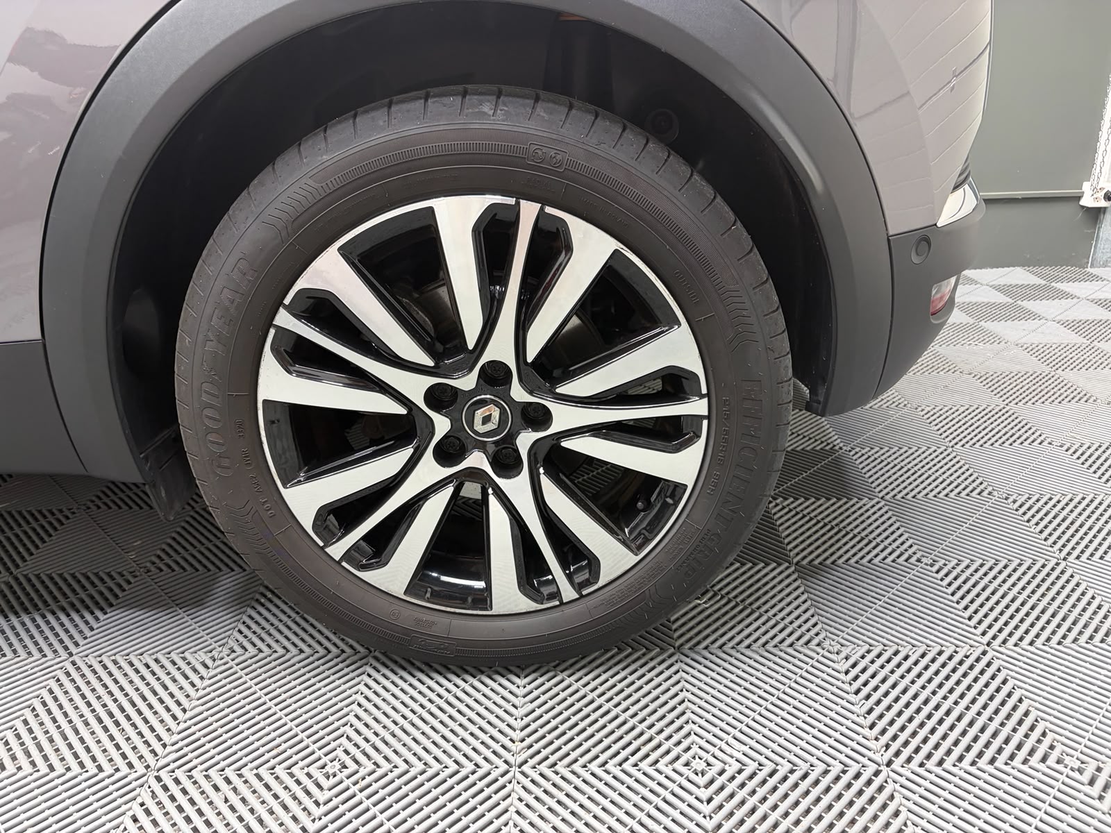 RENAULT Captur 1.6 E-Tech Initiale Paris DHT-image-26