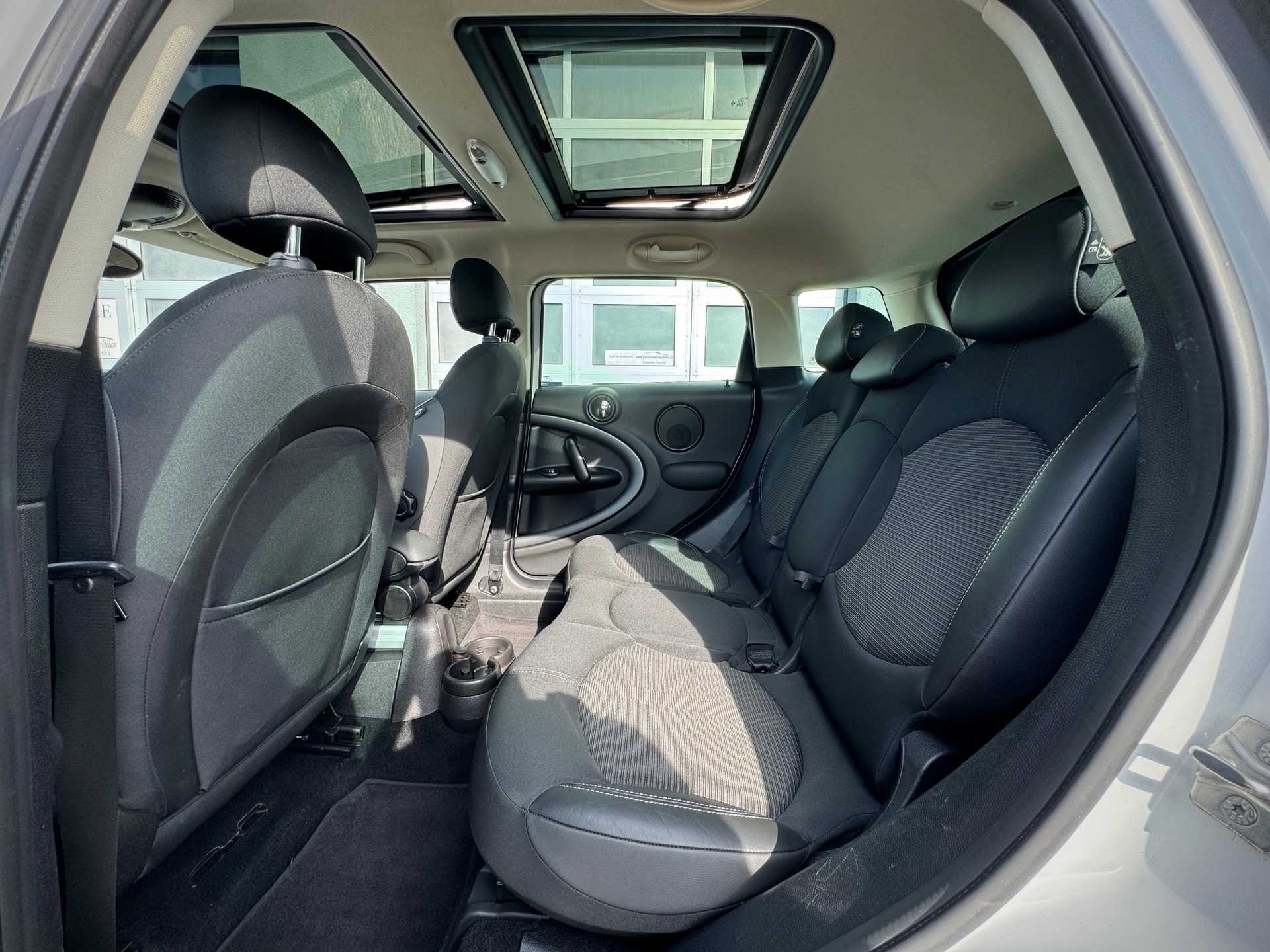 MINI Countryman Cooper S ALL4 Steptronic Snowhill - Véhicule Suisse (CH)-image-9