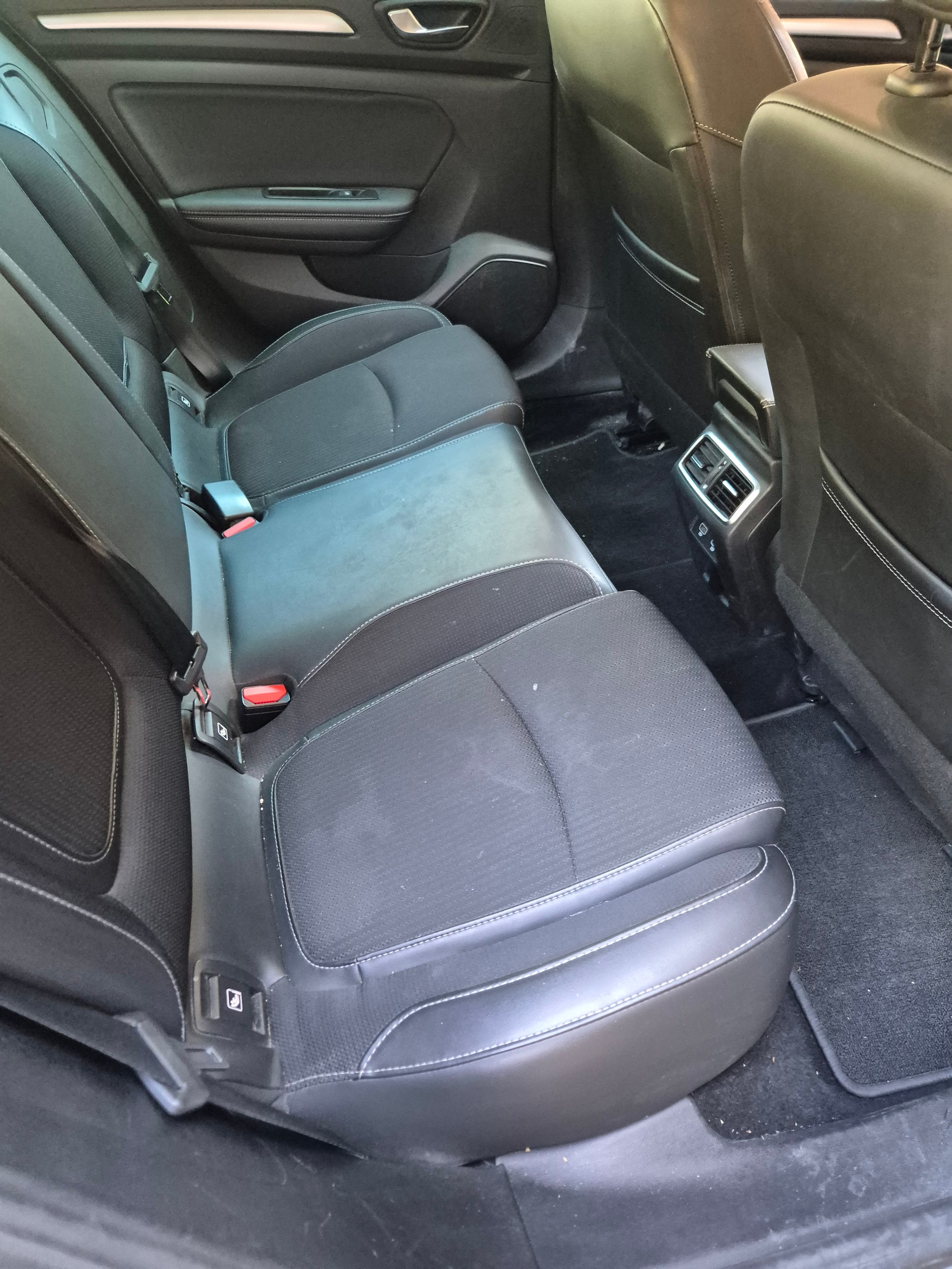 RENAULT Mégane Grandtour 1.3 16V Edition One EDC-image-9