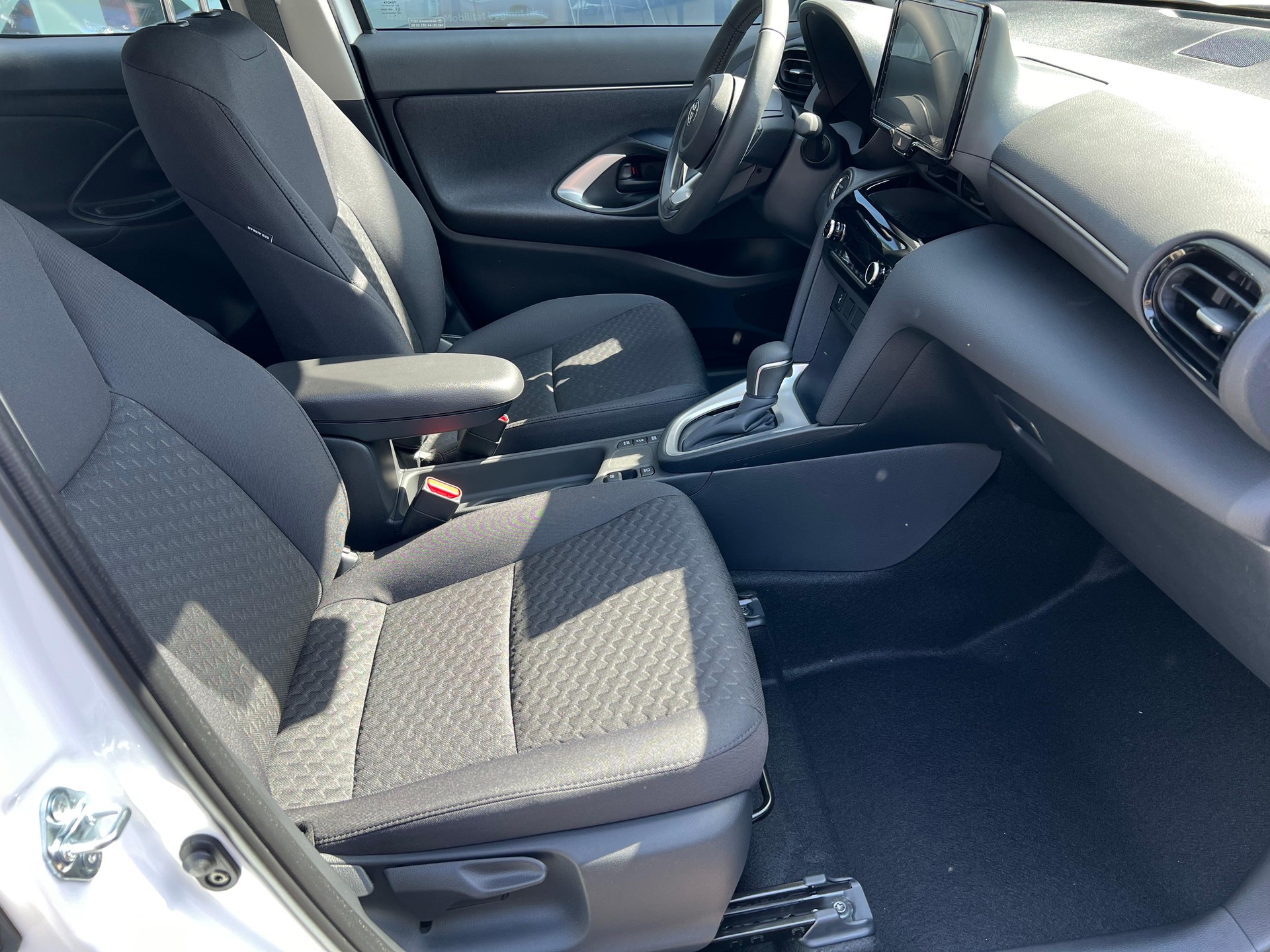 TOYOTA Yaris Cross 1.5 VVT-i HSD Comfort-image-12