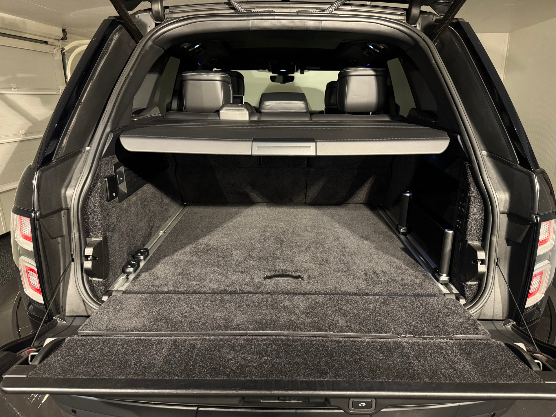 LAND ROVER Range Rover 5.0 V8 S/C SV AB Dynamic Automatic-image-23